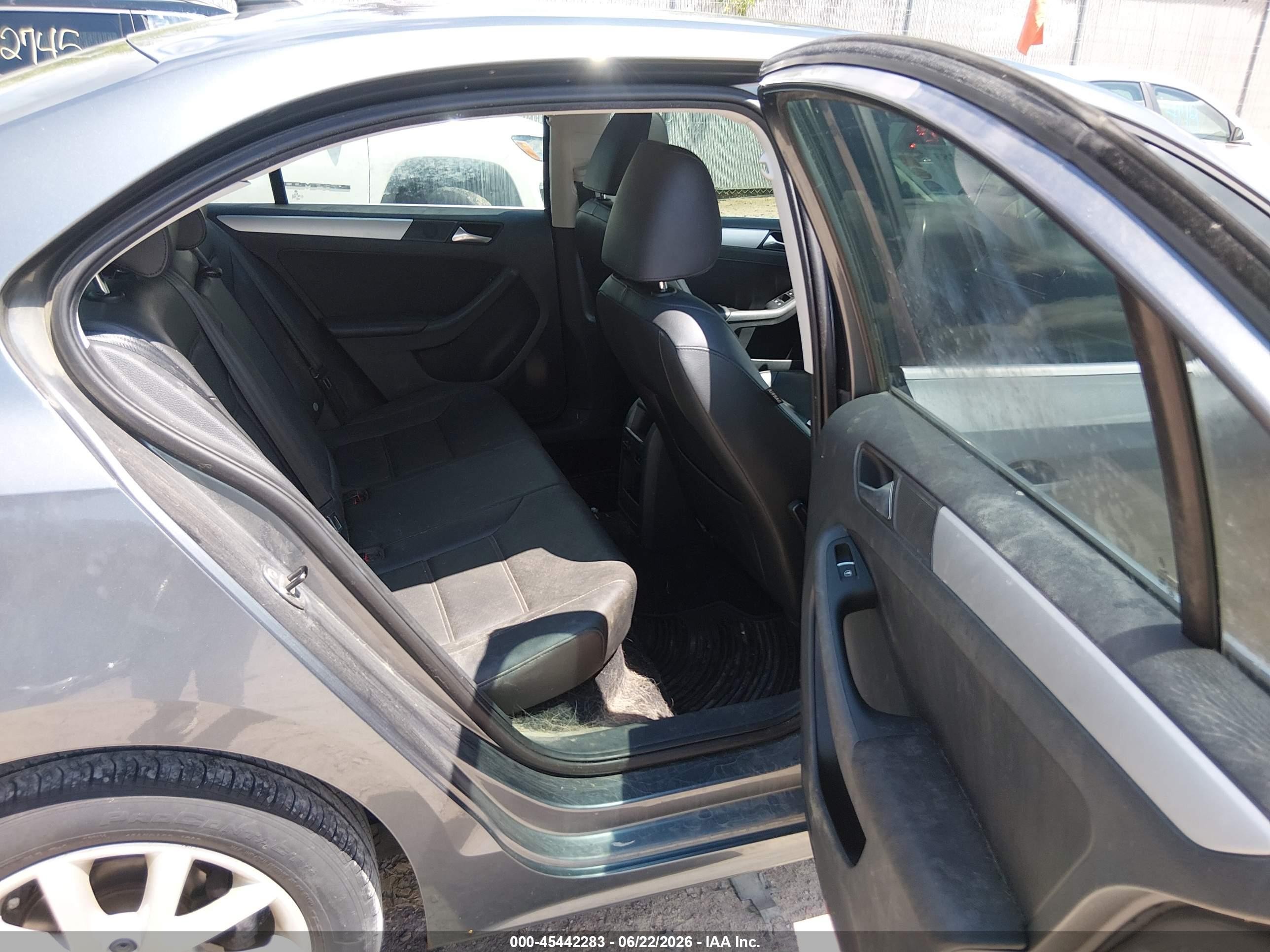 2013 Volkswagen Jetta 2.5l Se Gray vin: 3VWDP7AJ8DM444787