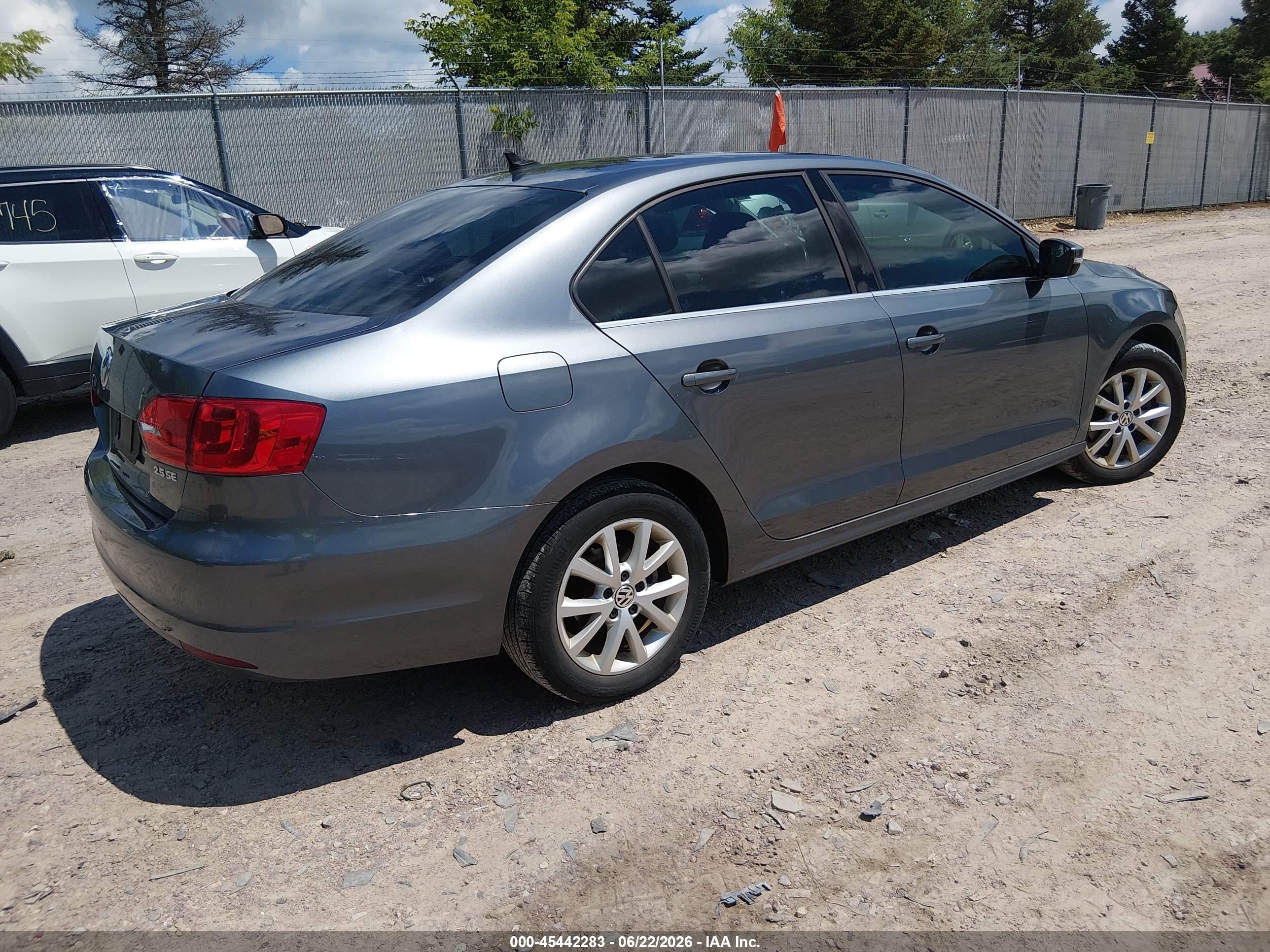2013 Volkswagen Jetta 2.5l Se Gray vin: 3VWDP7AJ8DM444787