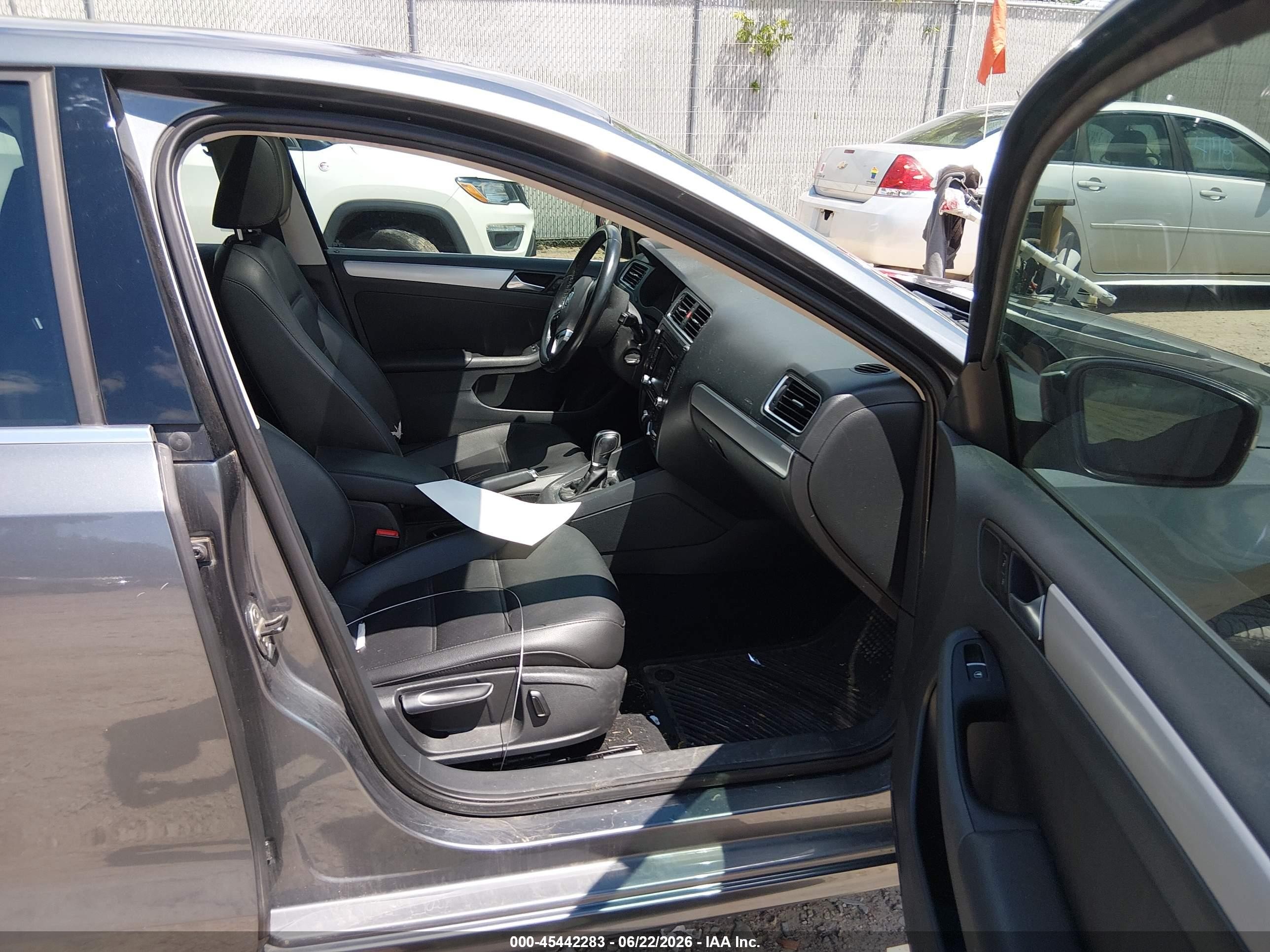 2013 Volkswagen Jetta 2.5l Se Gray vin: 3VWDP7AJ8DM444787