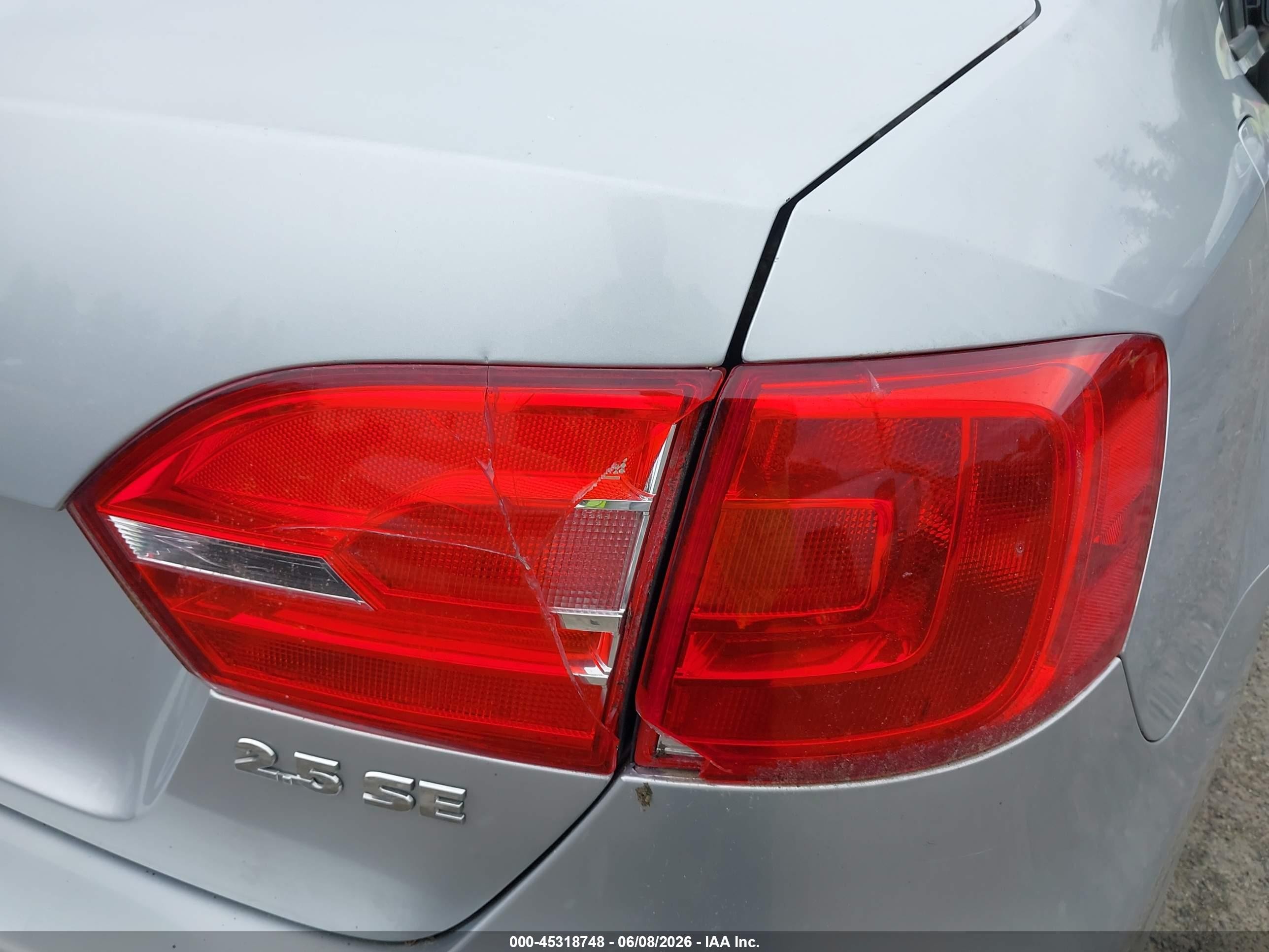 2012 Volkswagen Jetta 2.5l Se Silver vin: 3VWDP7AJ9CM086243