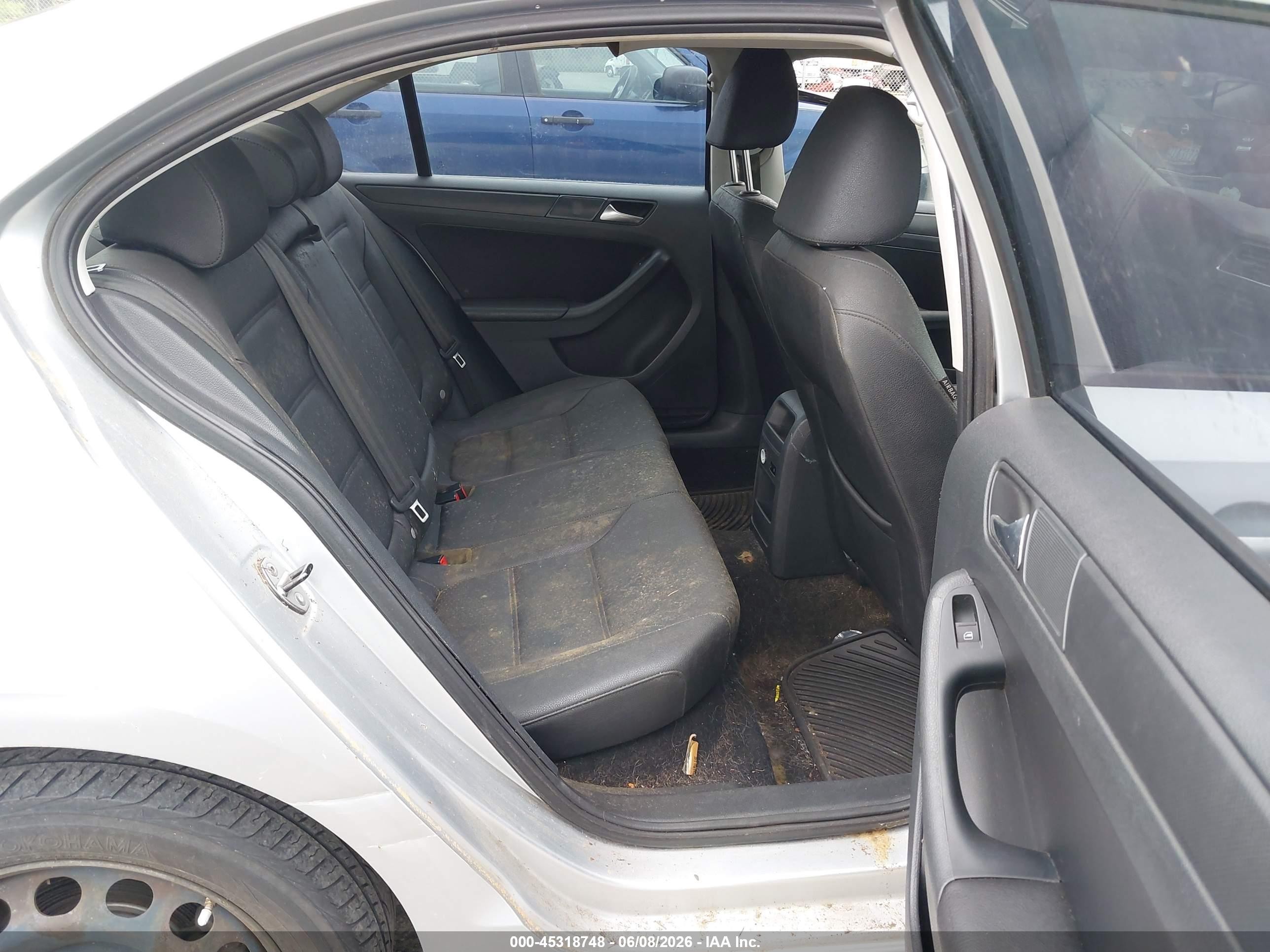 2012 Volkswagen Jetta 2.5l Se Silver vin: 3VWDP7AJ9CM086243