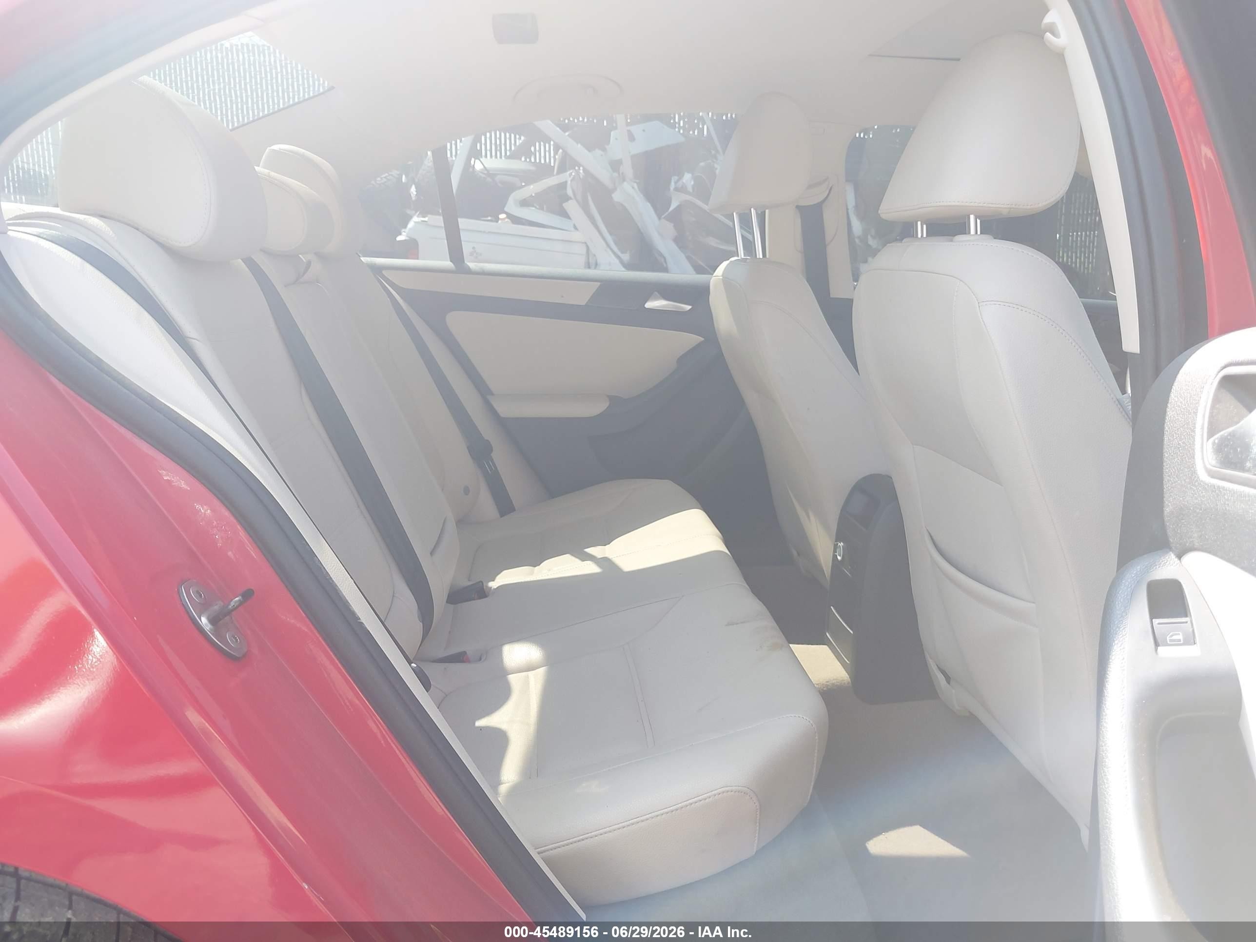 2012 Volkswagen Jetta 2.5l Se Red vin: 3VWDP7AJ9CM348438