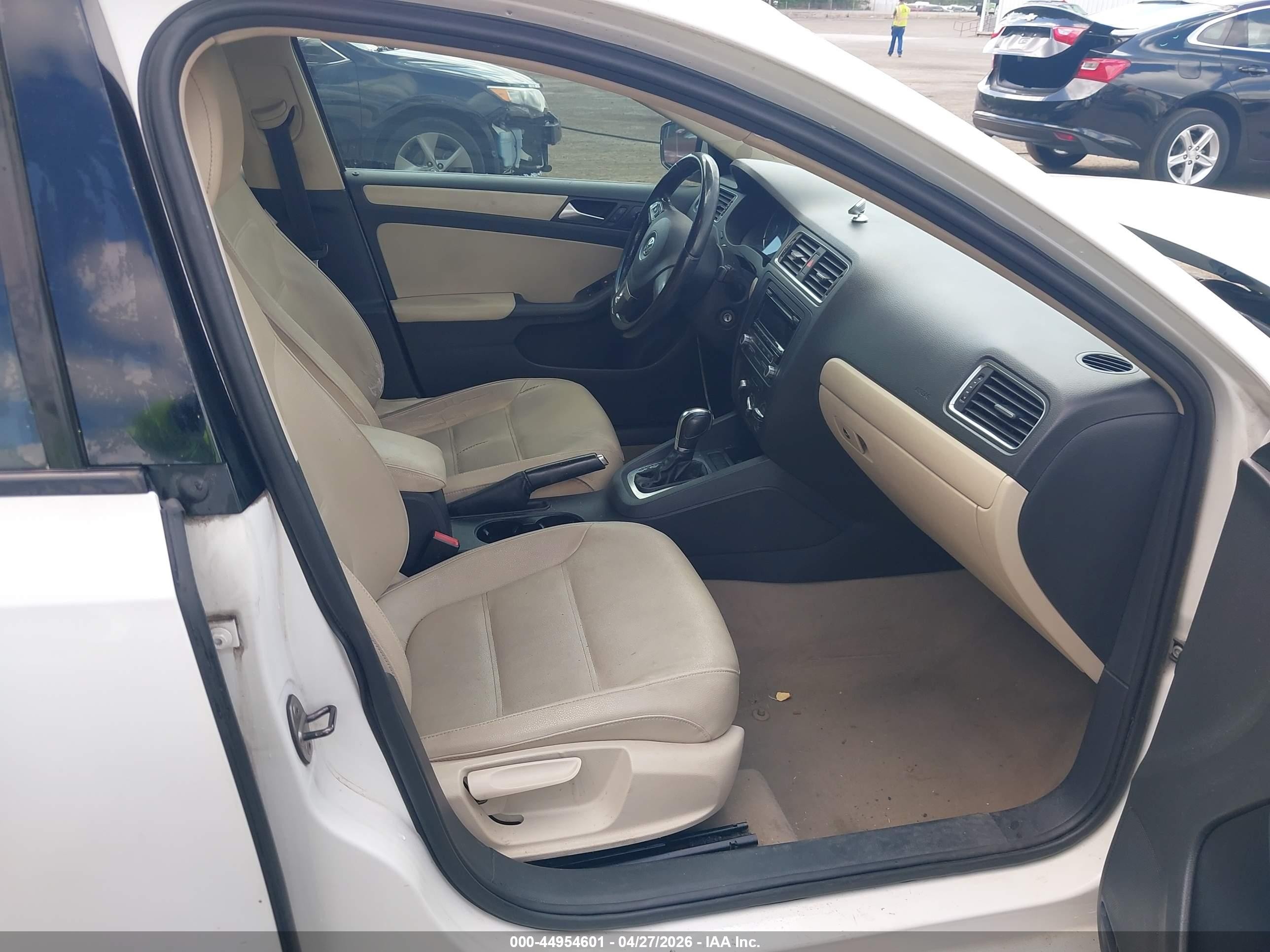 2012 Volkswagen Jetta 2.5l Se Белый vin: 3VWDP7AJ9CM374506
