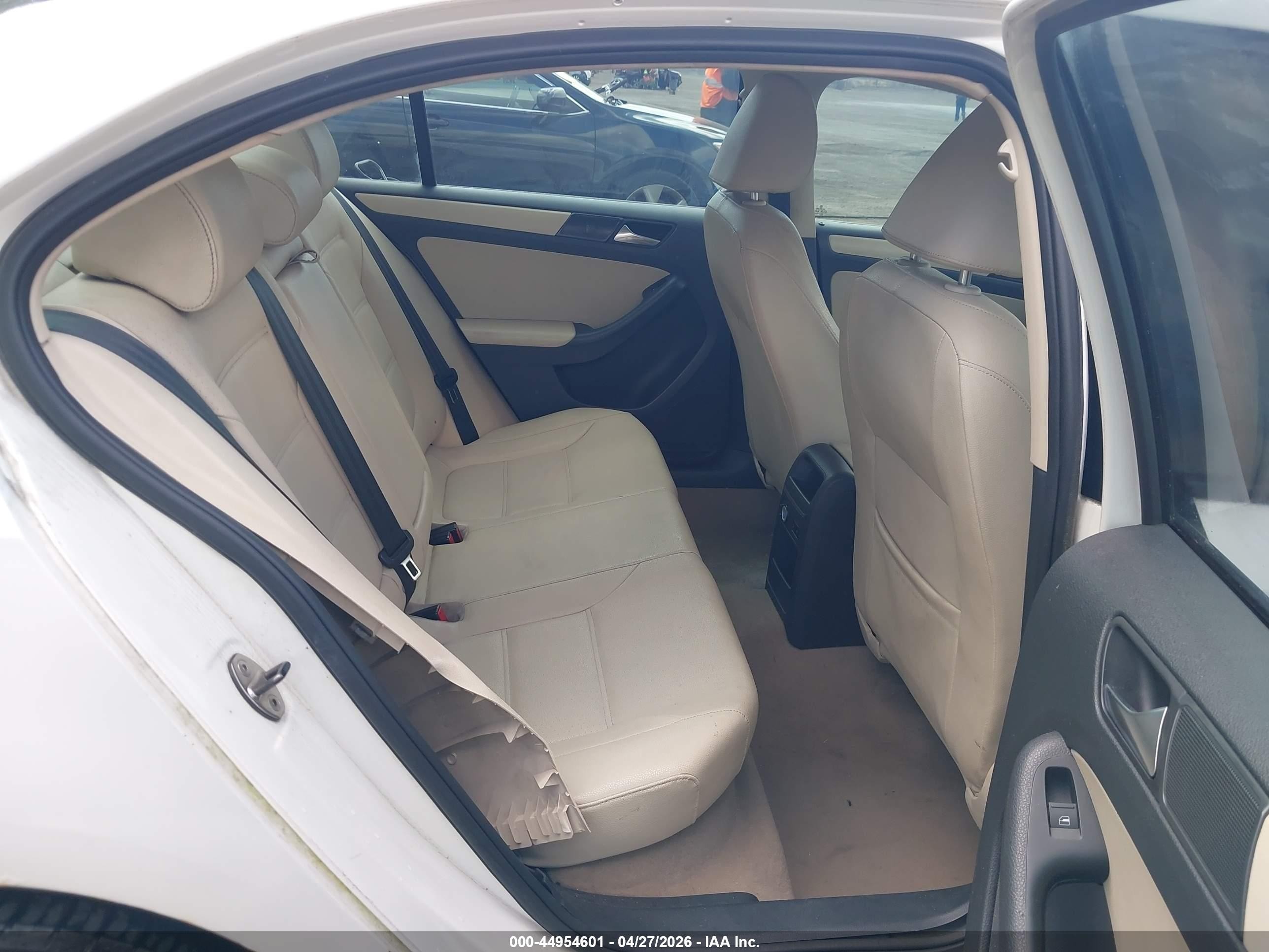 2012 Volkswagen Jetta 2.5l Se Белый vin: 3VWDP7AJ9CM374506