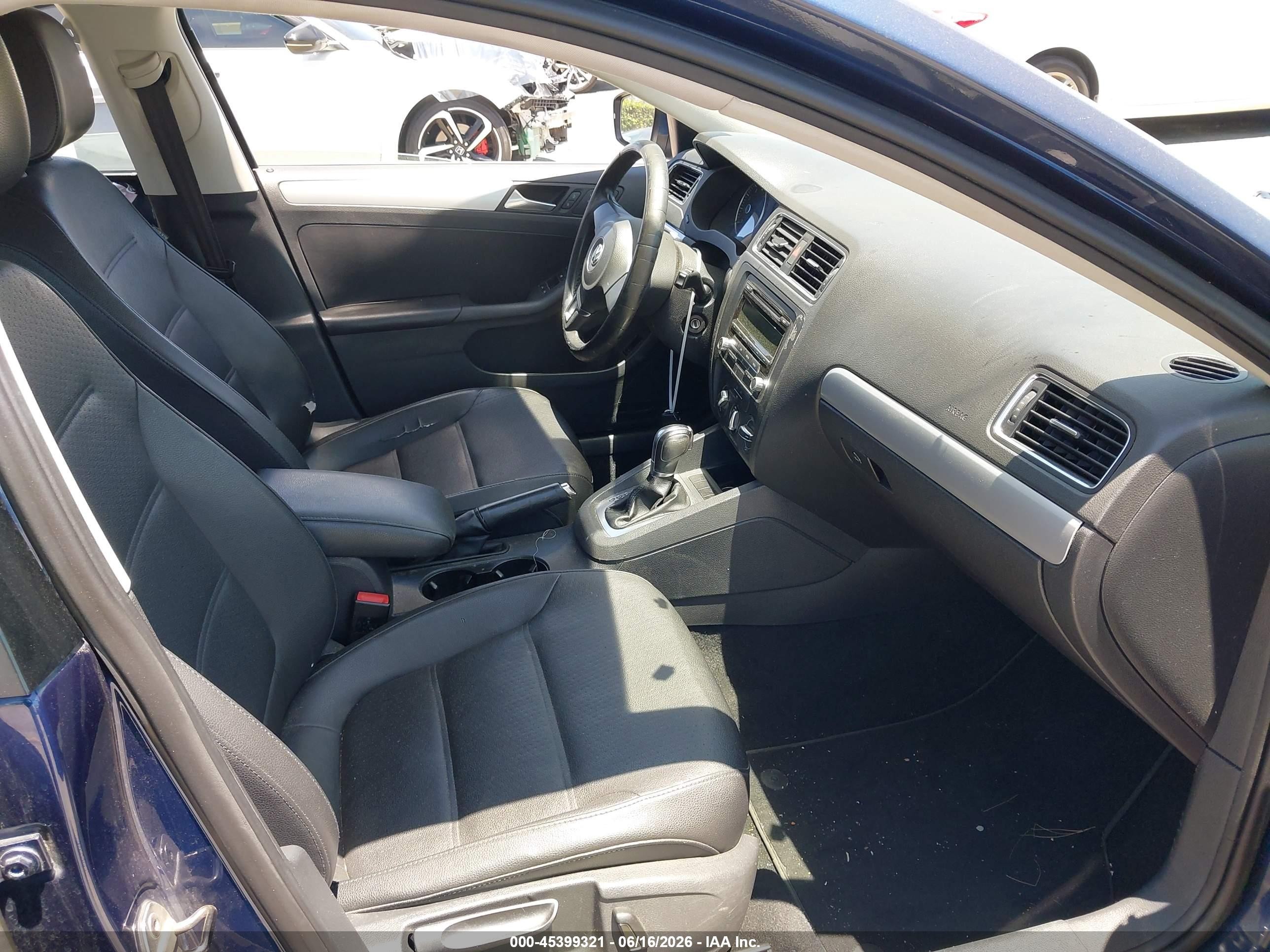 2013 Volkswagen Jetta 2.5l Se Blue vin: 3VWDP7AJ9DM419655