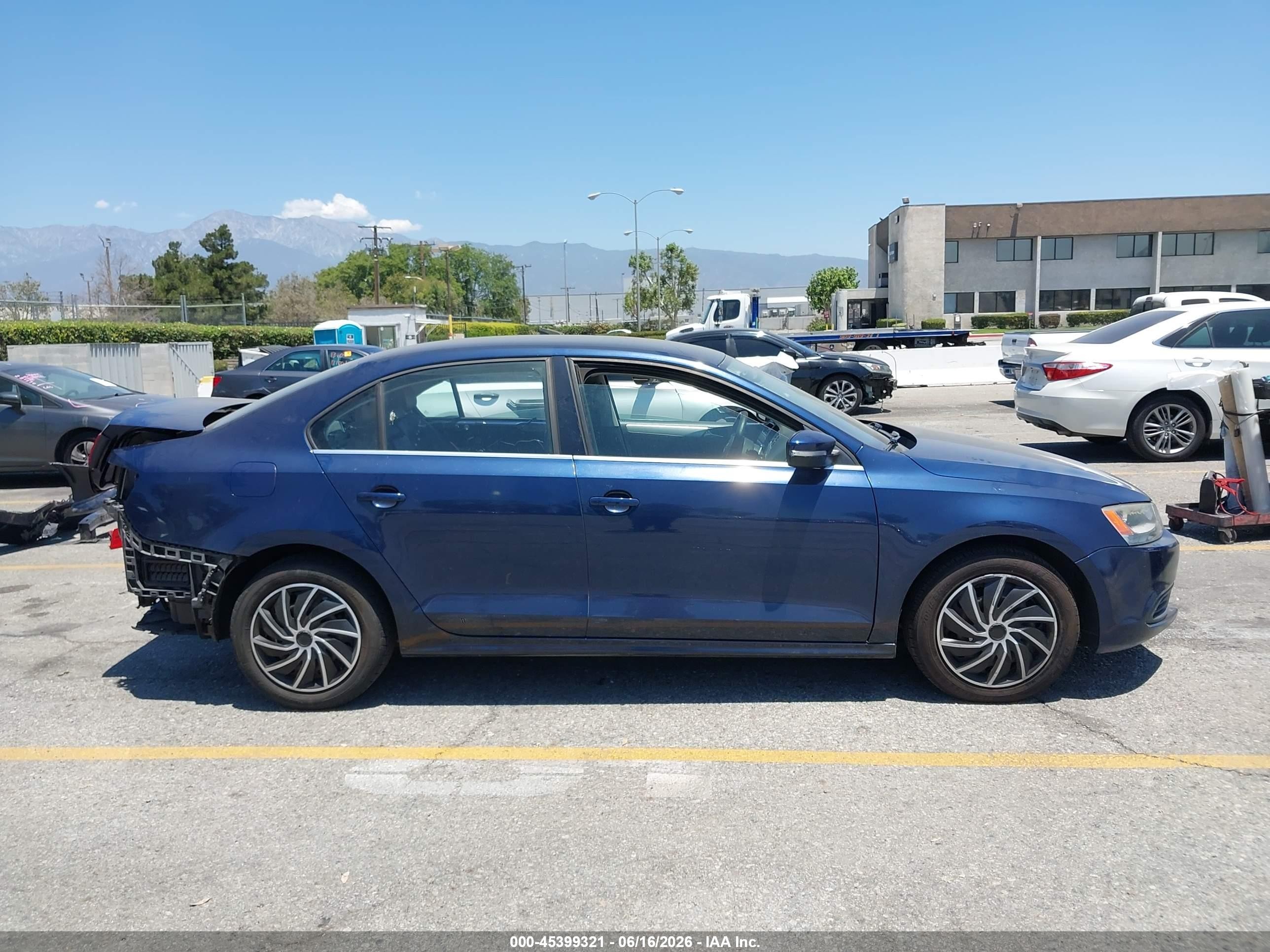 2013 Volkswagen Jetta 2.5l Se Blue vin: 3VWDP7AJ9DM419655