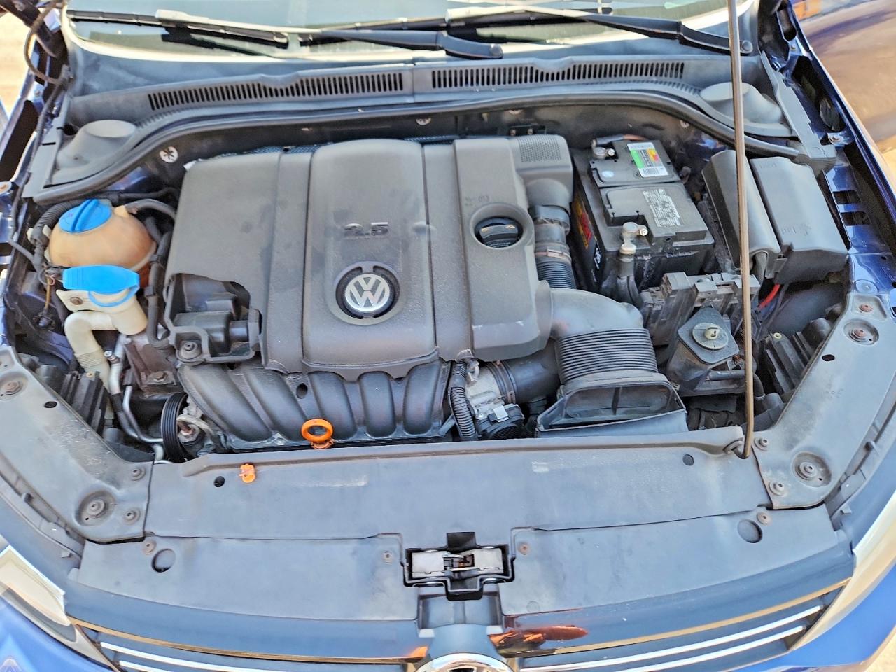 2013 Volkswagen Jetta Se Blue vin: 3VWDP7AJ9DM420417