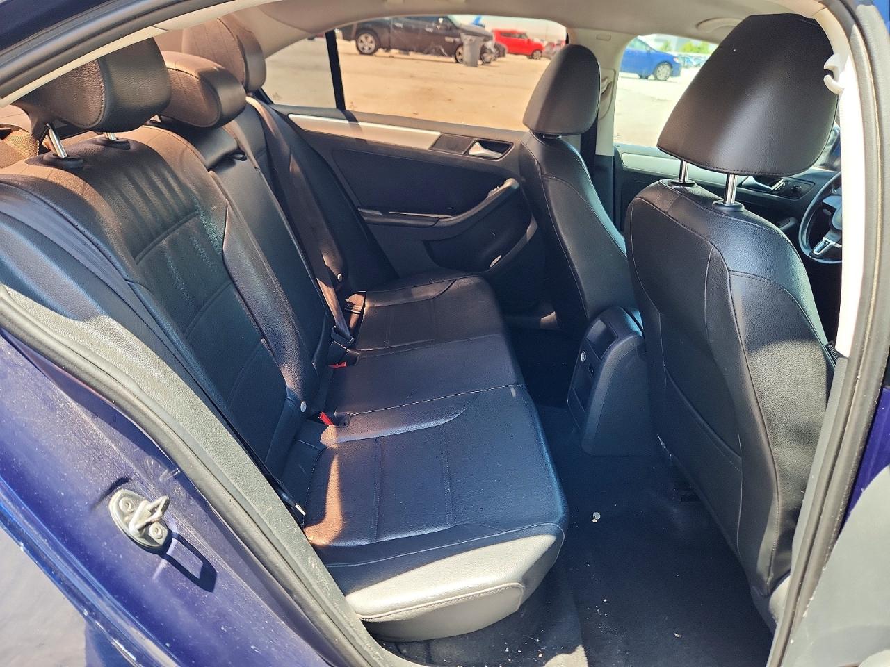2013 Volkswagen Jetta Se Blue vin: 3VWDP7AJ9DM420417