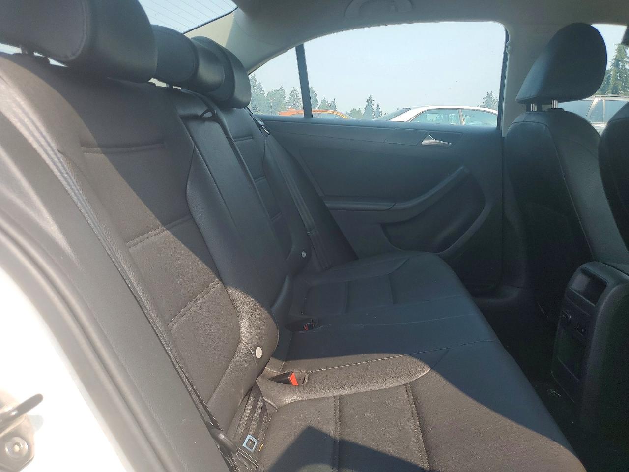 2012 Volkswagen Jetta Se White vin: 3VWDP7AJXCM302570