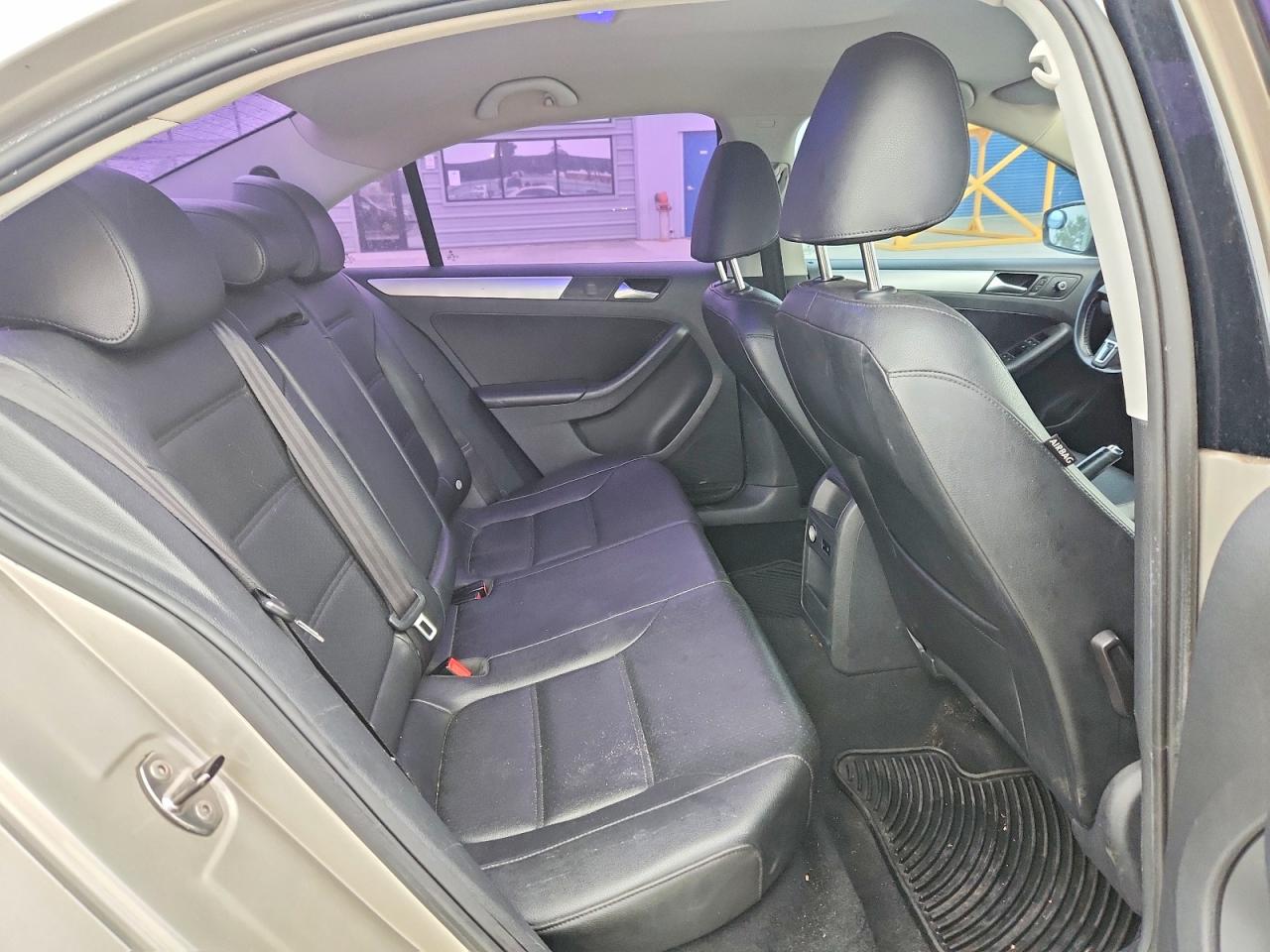 2013 Volkswagen Jetta Se Tan vin: 3VWDP7AJXDM263156