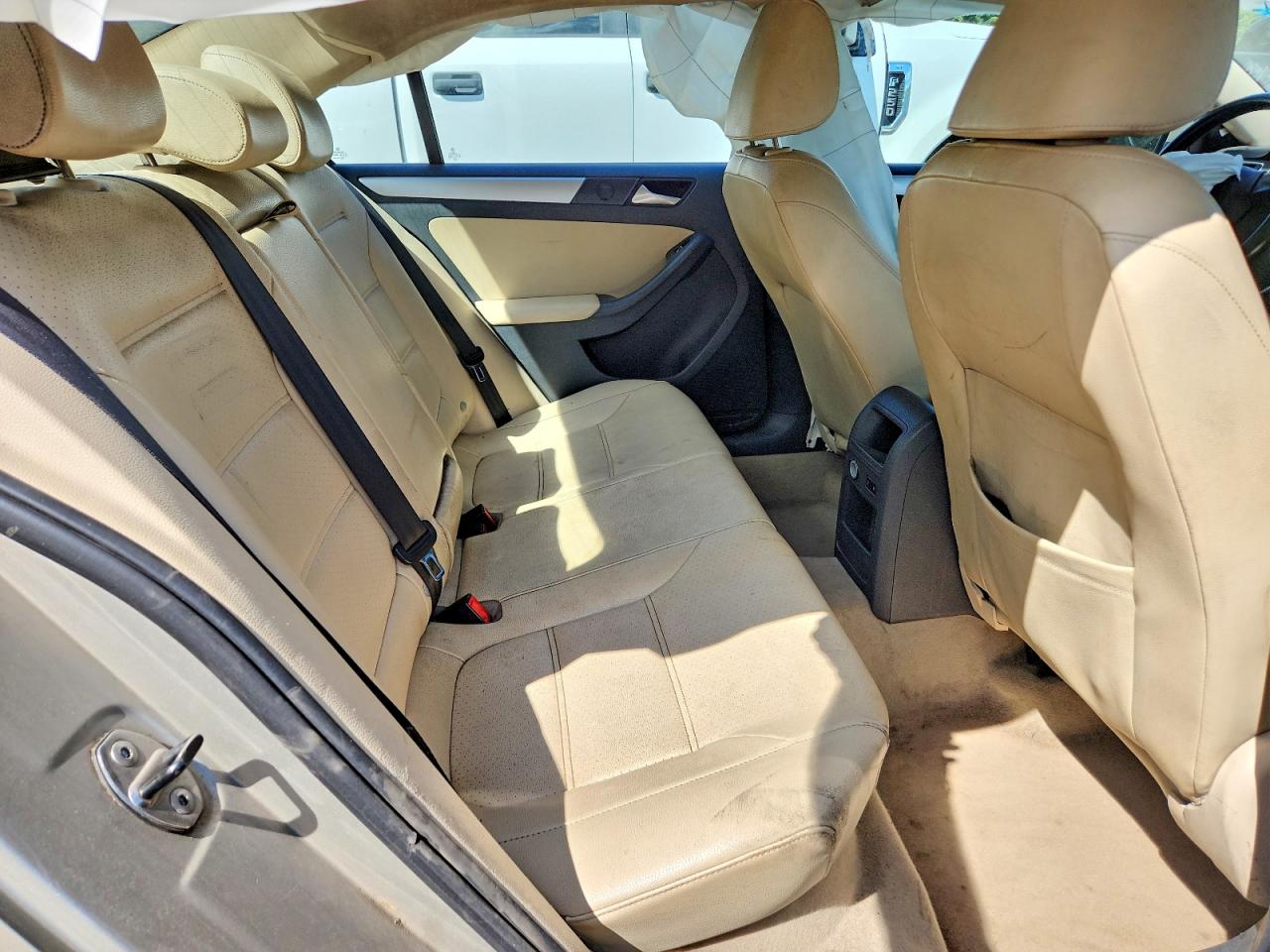 2013 Volkswagen Jetta Se Silver vin: 3VWDP7AJXDM276120
