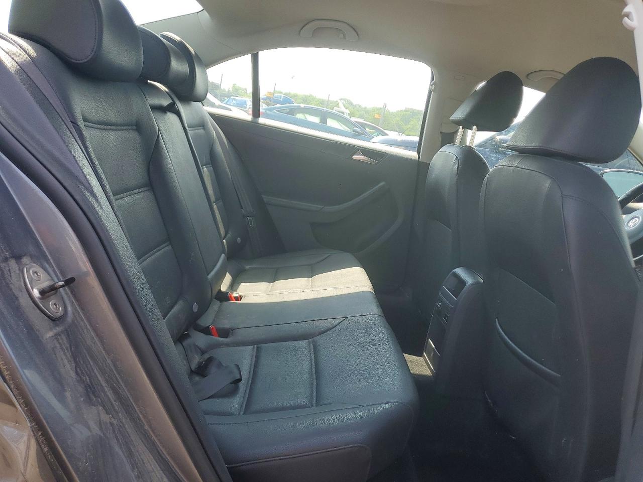 2011 Volkswagen Jetta Se Gray vin: 3VWDX7AJ0BM021036
