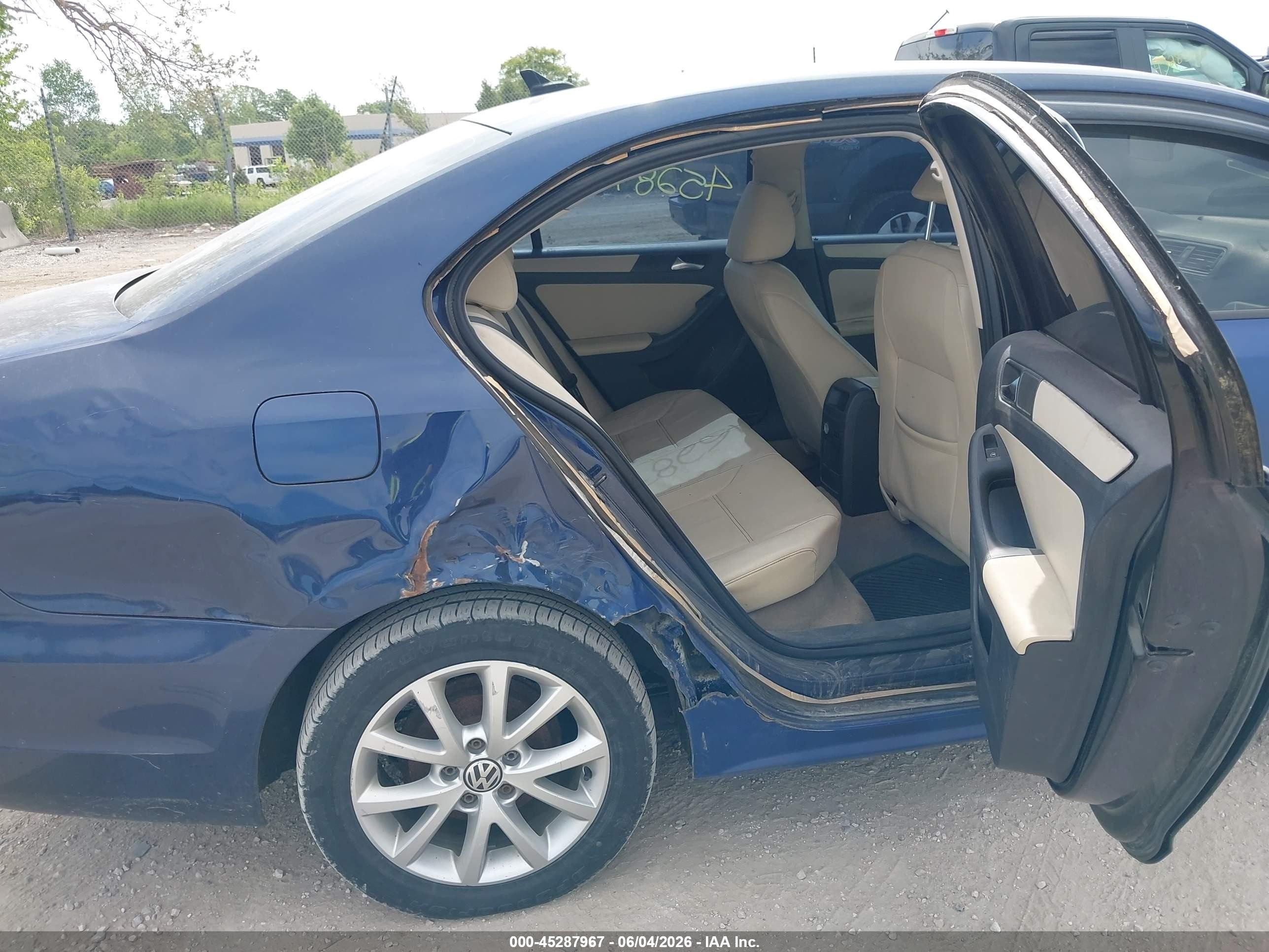2011 Volkswagen Jetta Se Blue vin: 3VWDX7AJ0BM021456
