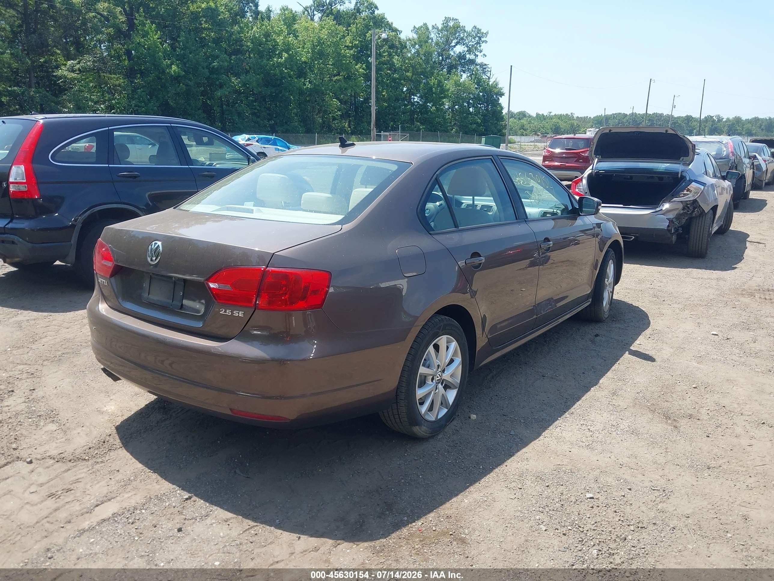 2011 Volkswagen Jetta 2.5l Se Brown vin: 3VWDX7AJ0BM052559