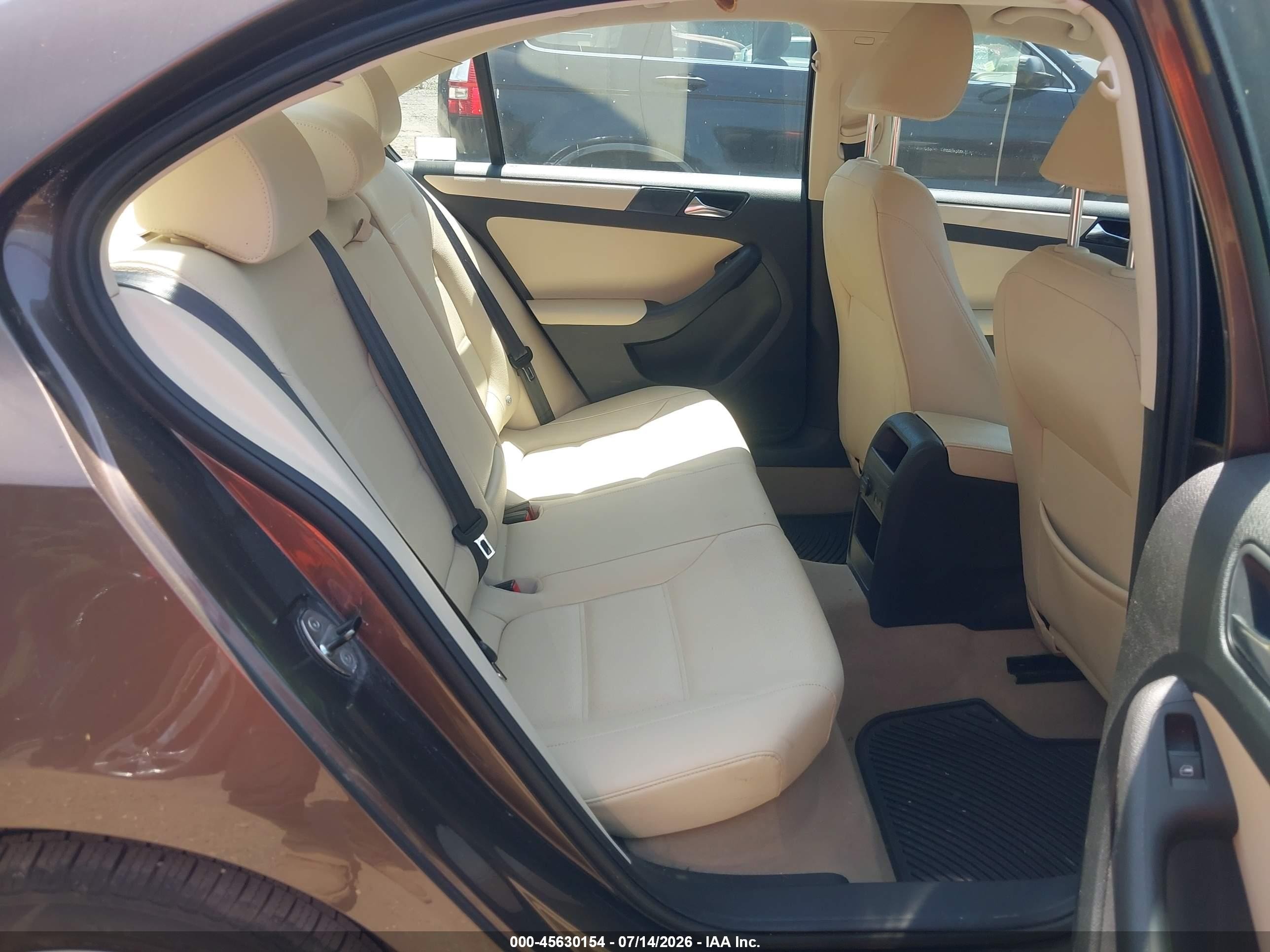 2011 Volkswagen Jetta 2.5l Se Brown vin: 3VWDX7AJ0BM052559