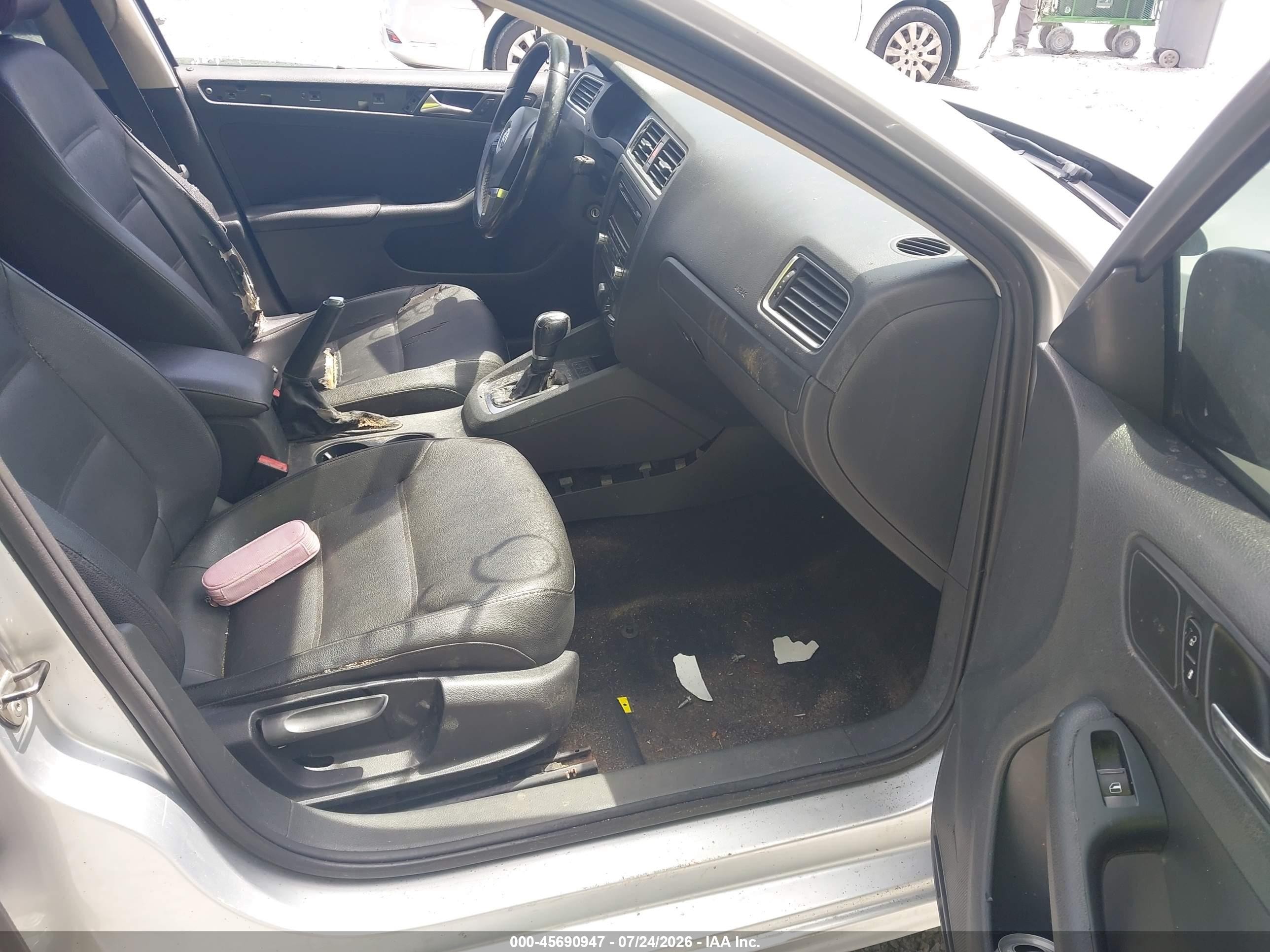 2011 Volkswagen Jetta 2.5l Se Серебряный vin: 3VWDX7AJ0BM053064