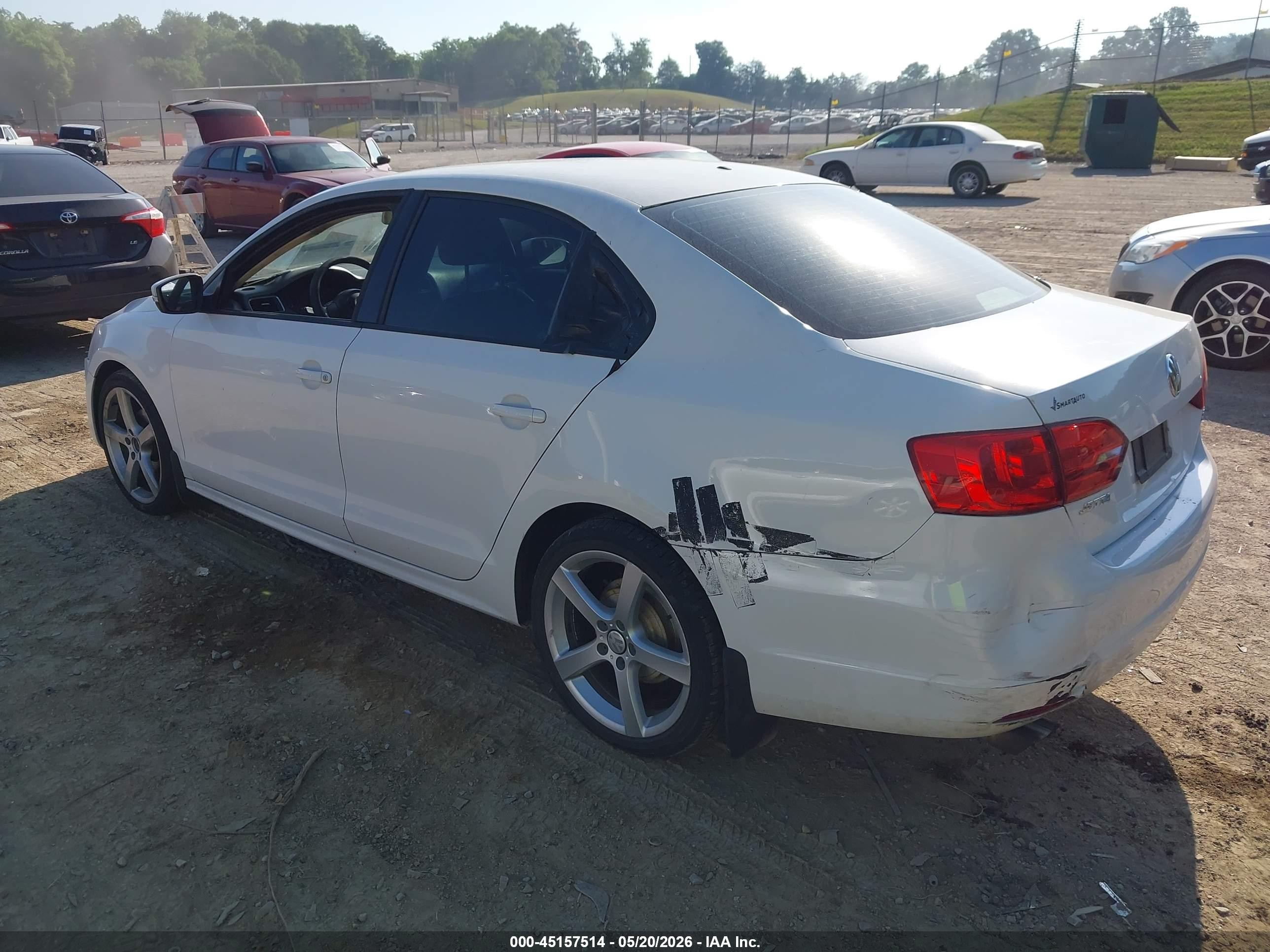 2011 Volkswagen Jetta 2.5l Se White vin: 3VWDX7AJ0BM351579