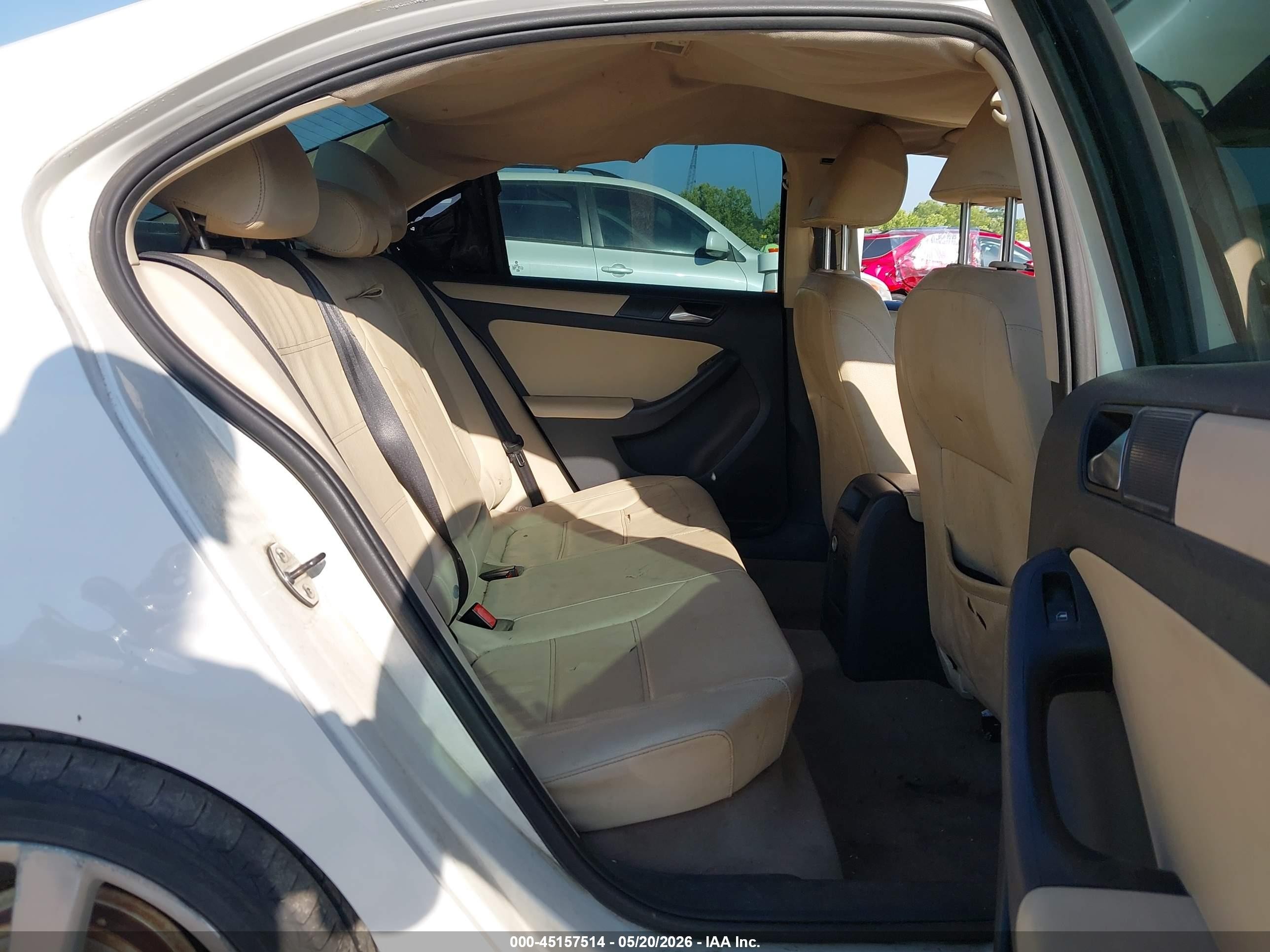 2011 Volkswagen Jetta 2.5l Se White vin: 3VWDX7AJ0BM351579