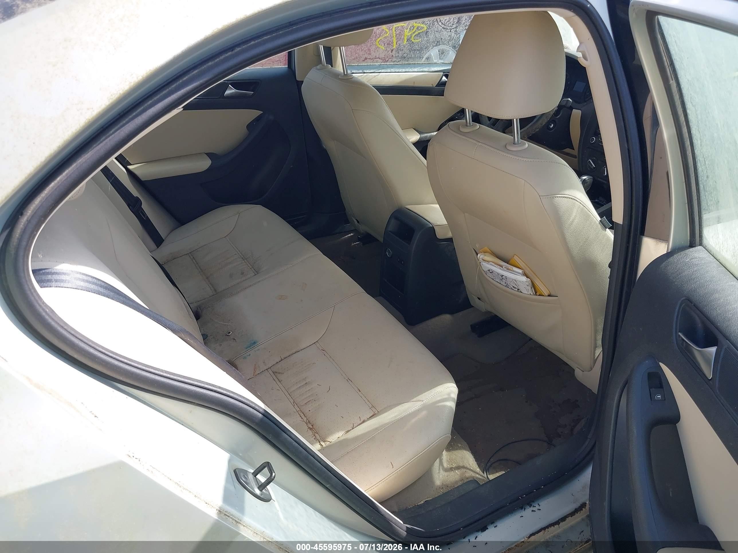 2011 Volkswagen Jetta 2.5l Se Silver vin: 3VWDX7AJ0BM397266