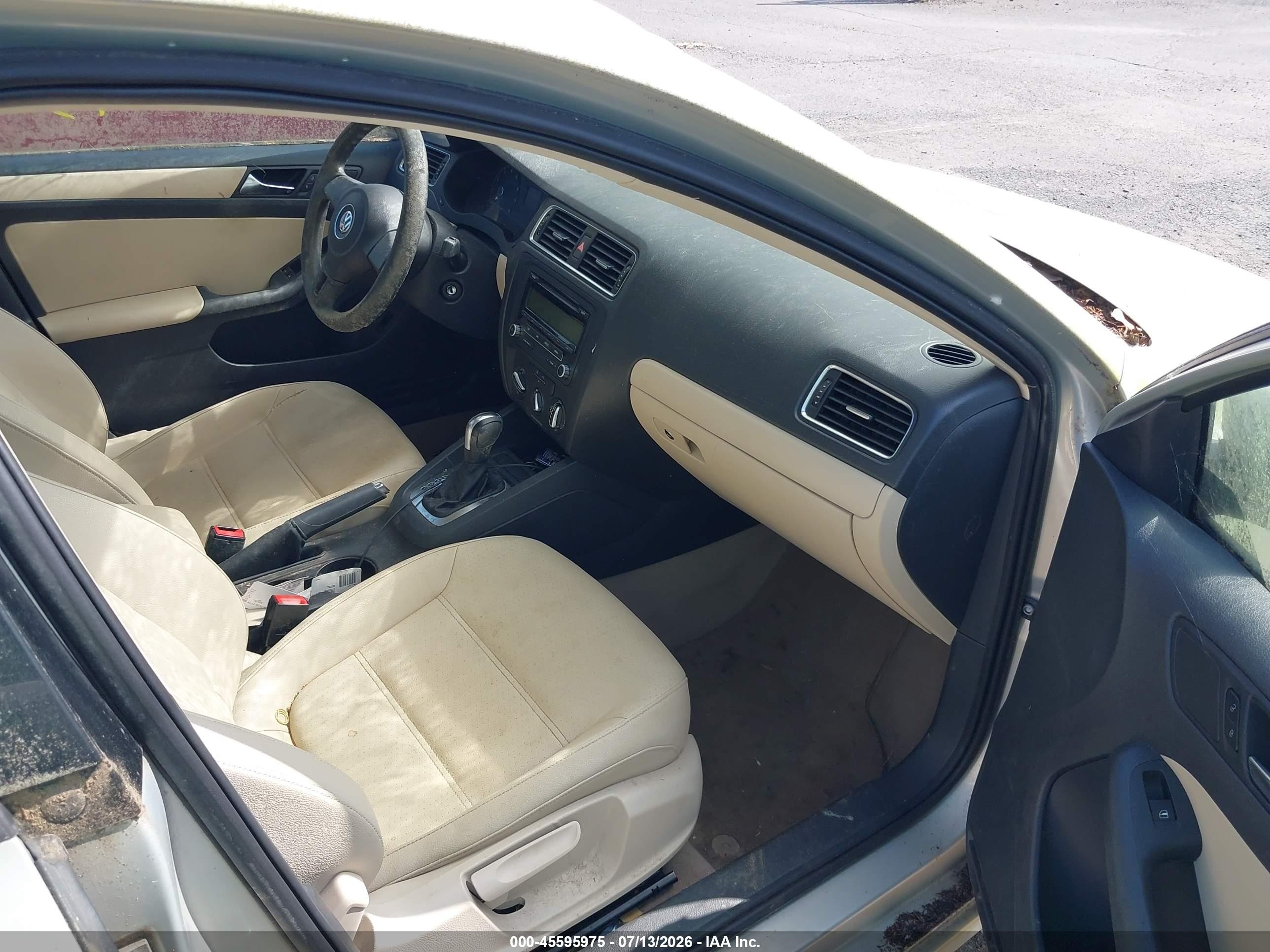 2011 Volkswagen Jetta 2.5l Se Silver vin: 3VWDX7AJ0BM397266