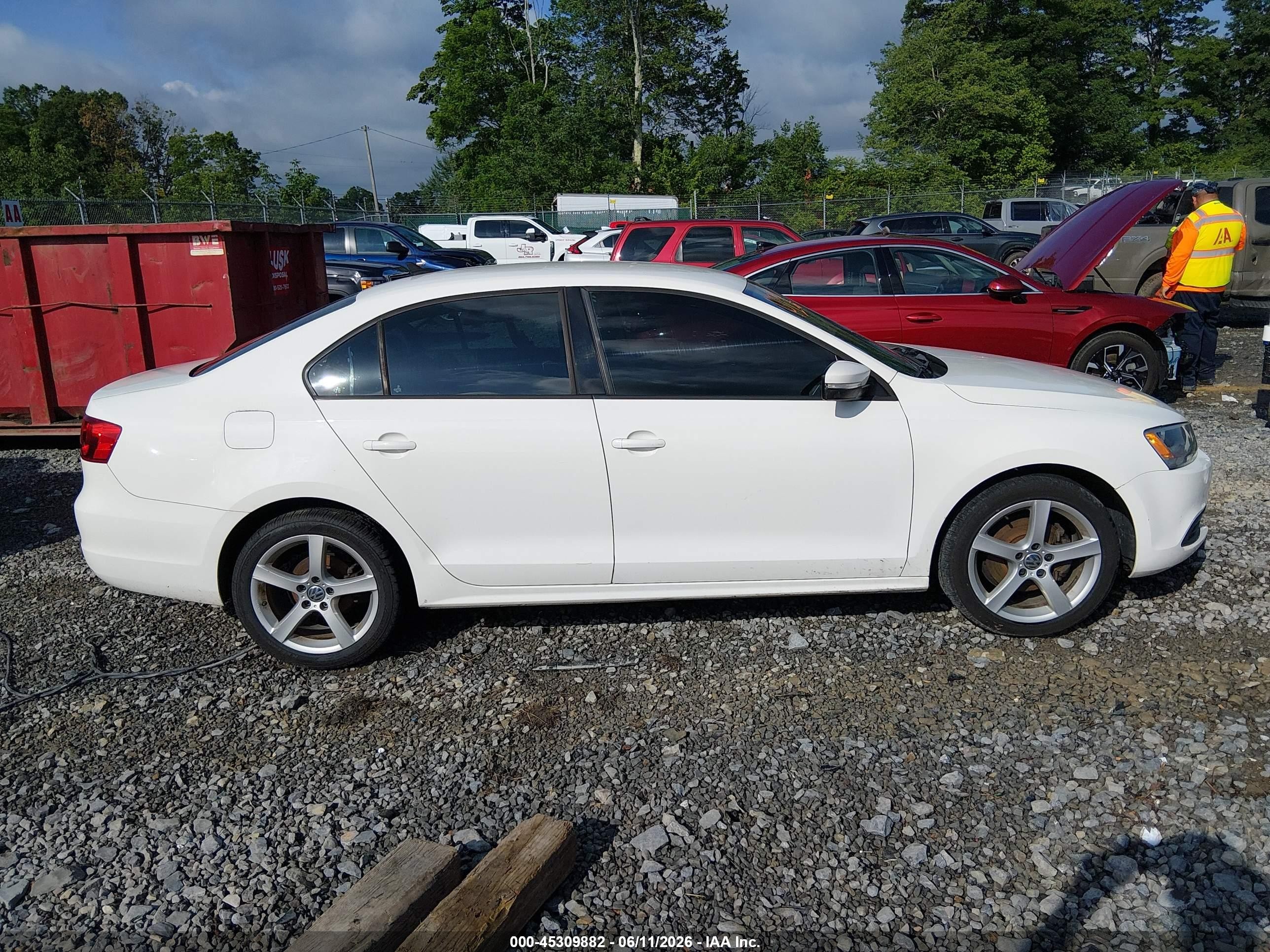 2012 Volkswagen Jetta 2.5l Se White vin: 3VWDX7AJ0CM107870