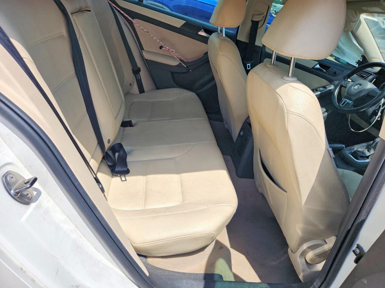 2012 Volkswagen Jetta Se White vin: 3VWDX7AJ0CM308894