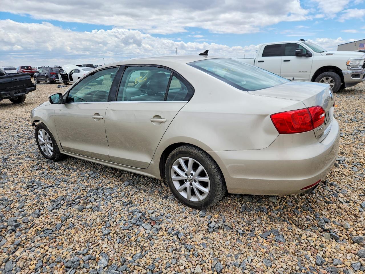 2013 Volkswagen Jetta Se Желто-коричневый vin: 3VWDX7AJ0DM235236