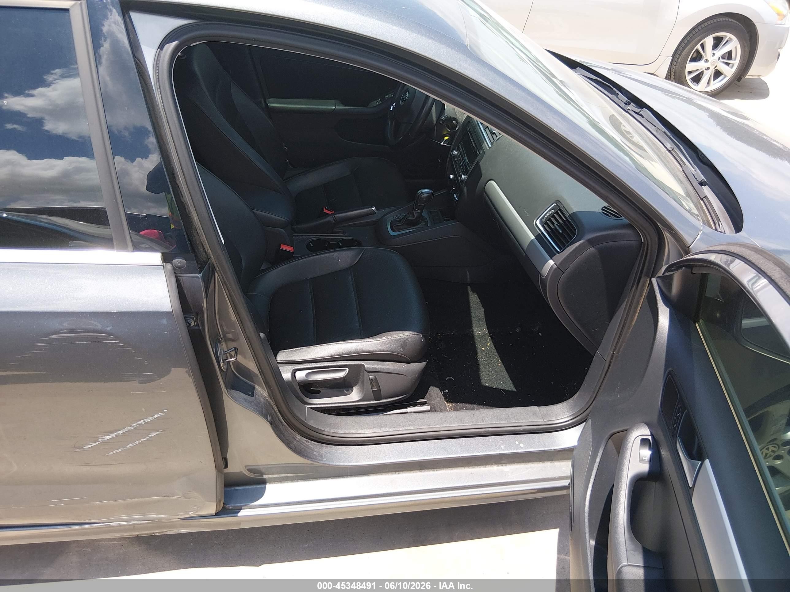 2013 Volkswagen Jetta 2.5l Se Gray vin: 3VWDX7AJ0DM258323