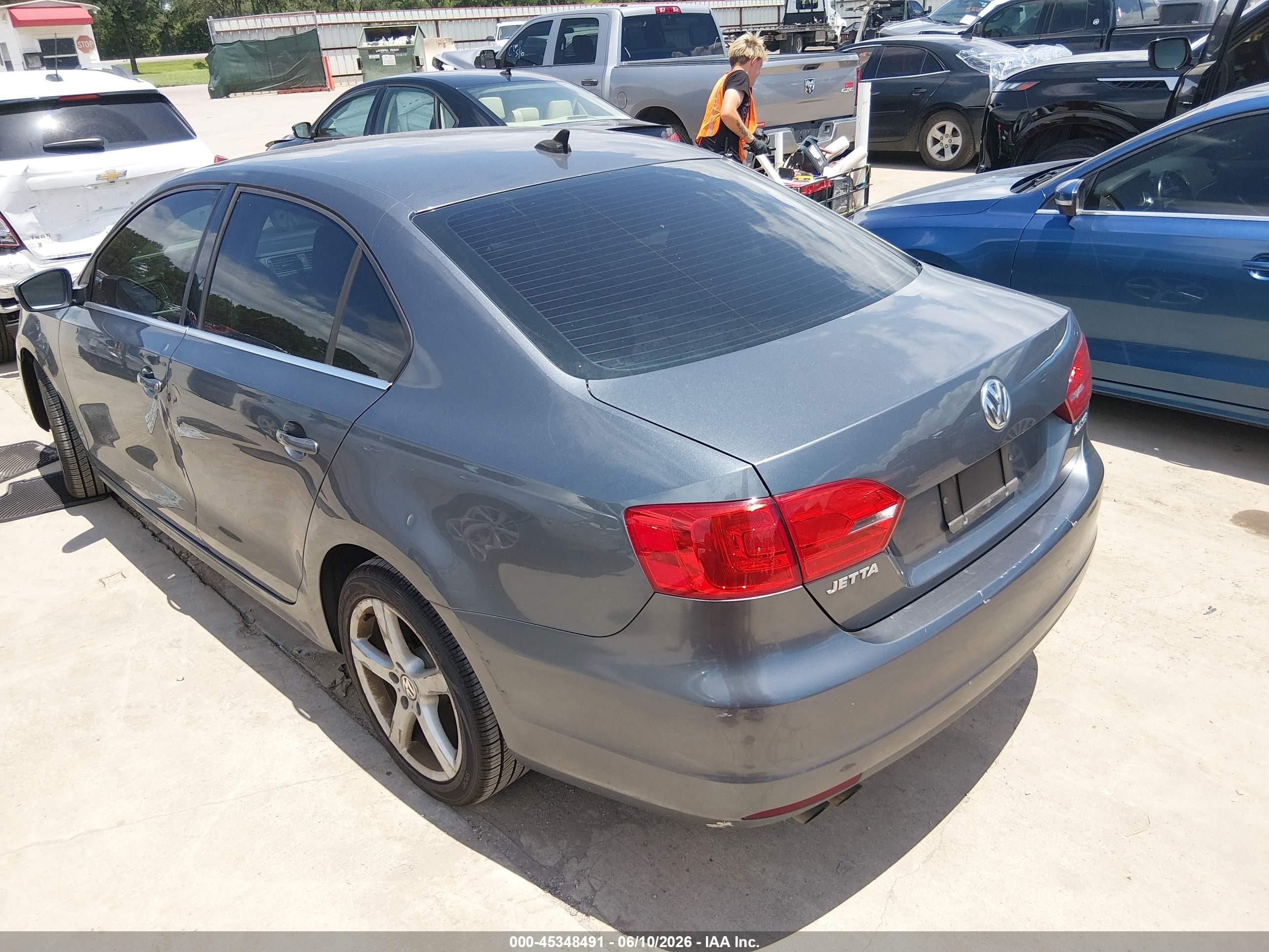 2013 Volkswagen Jetta 2.5l Se Gray vin: 3VWDX7AJ0DM258323