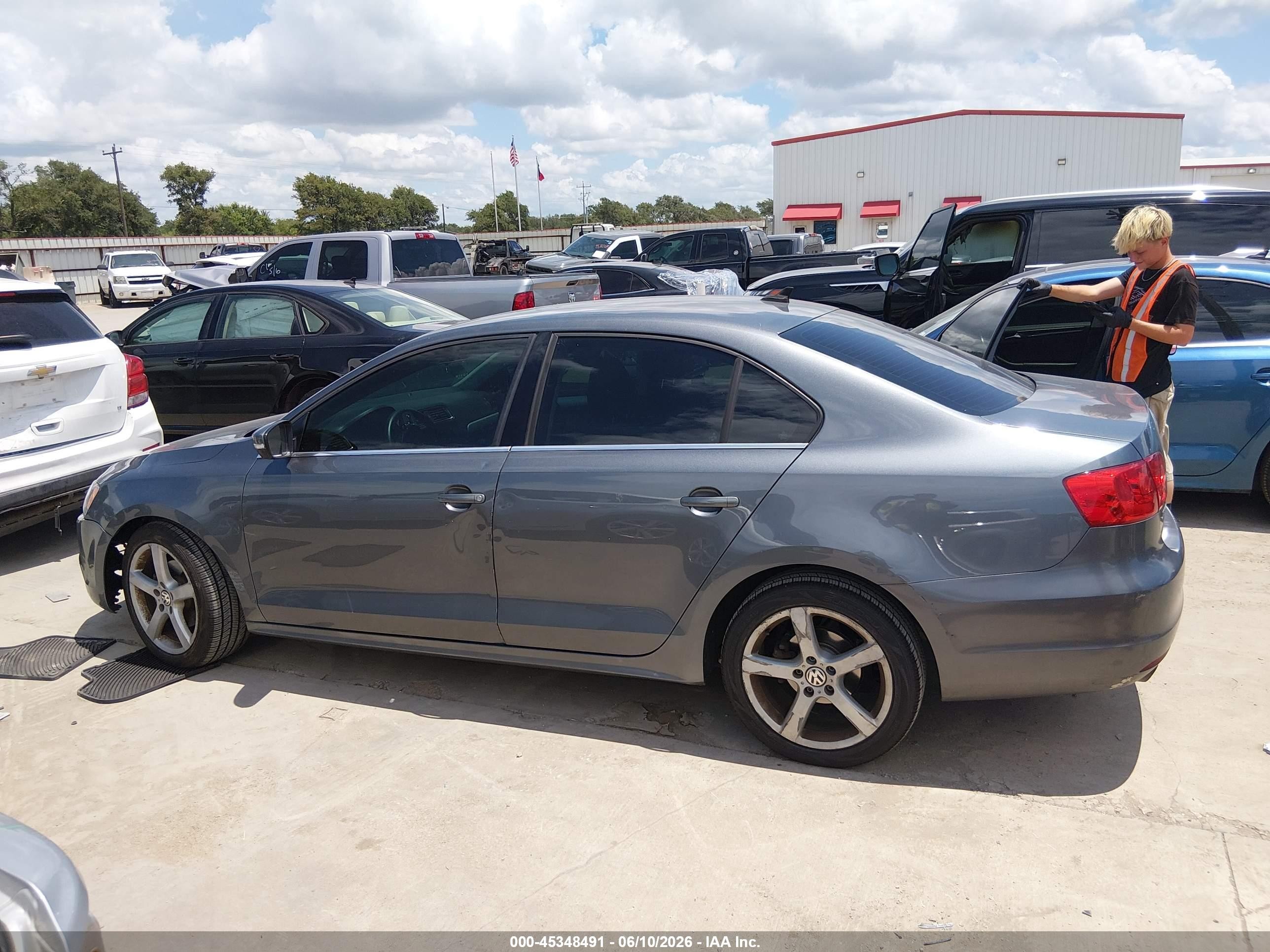 2013 Volkswagen Jetta 2.5l Se Gray vin: 3VWDX7AJ0DM258323