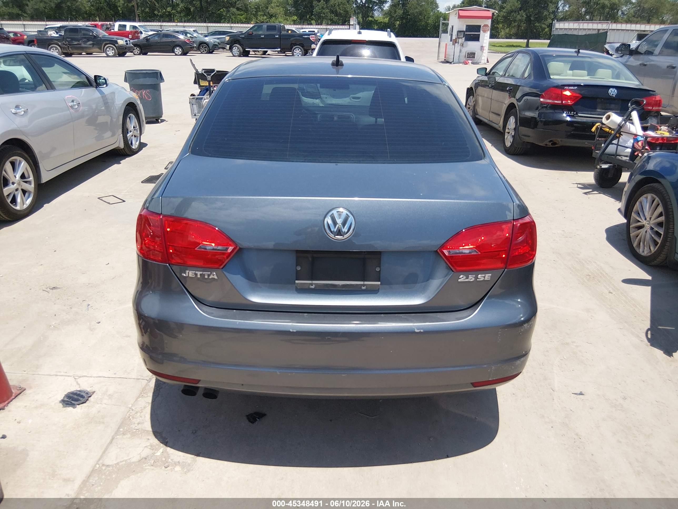2013 Volkswagen Jetta 2.5l Se Gray vin: 3VWDX7AJ0DM258323