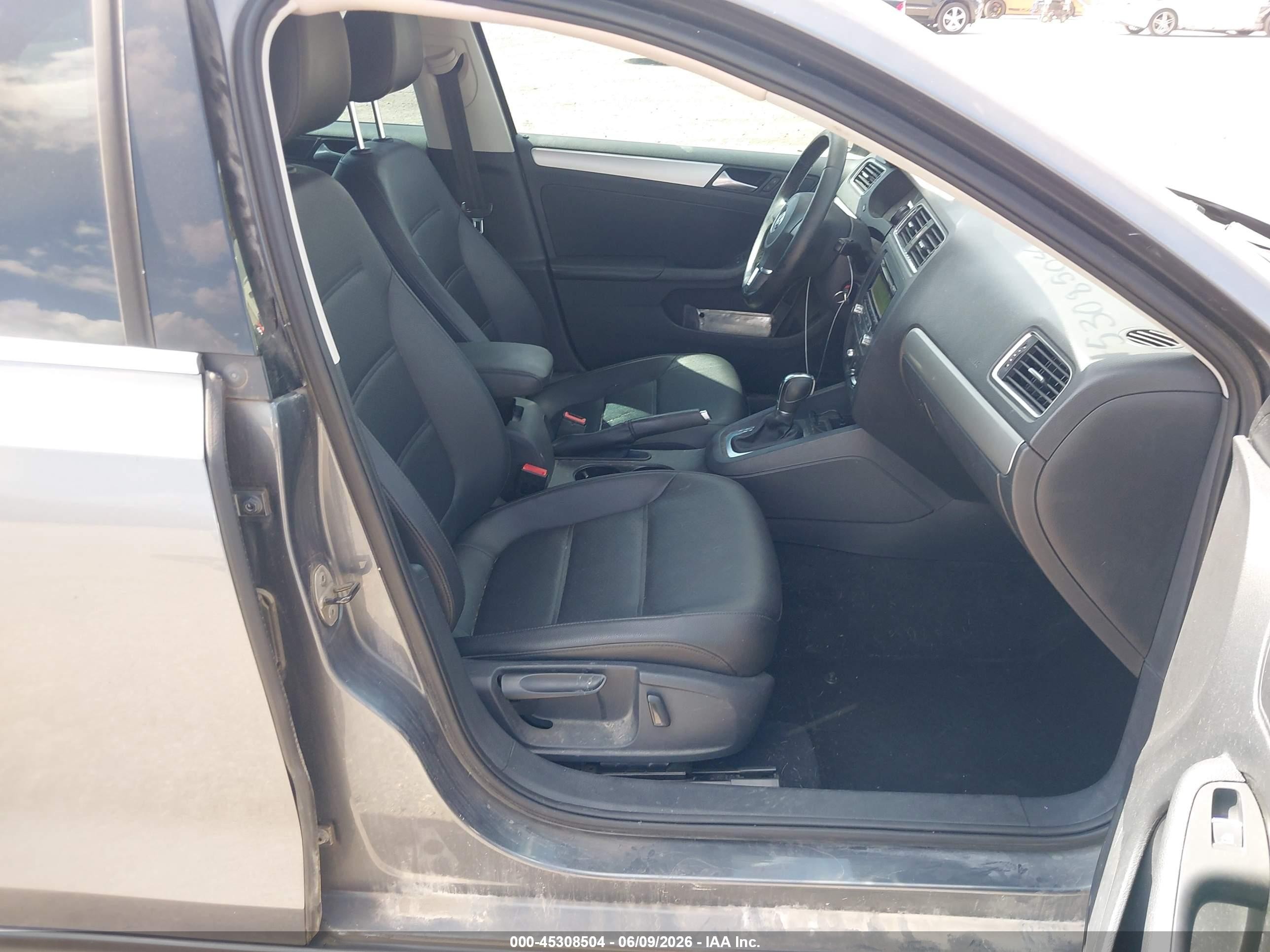 2013 Volkswagen Jetta 2.5l Se Gray vin: 3VWDX7AJ0DM426218