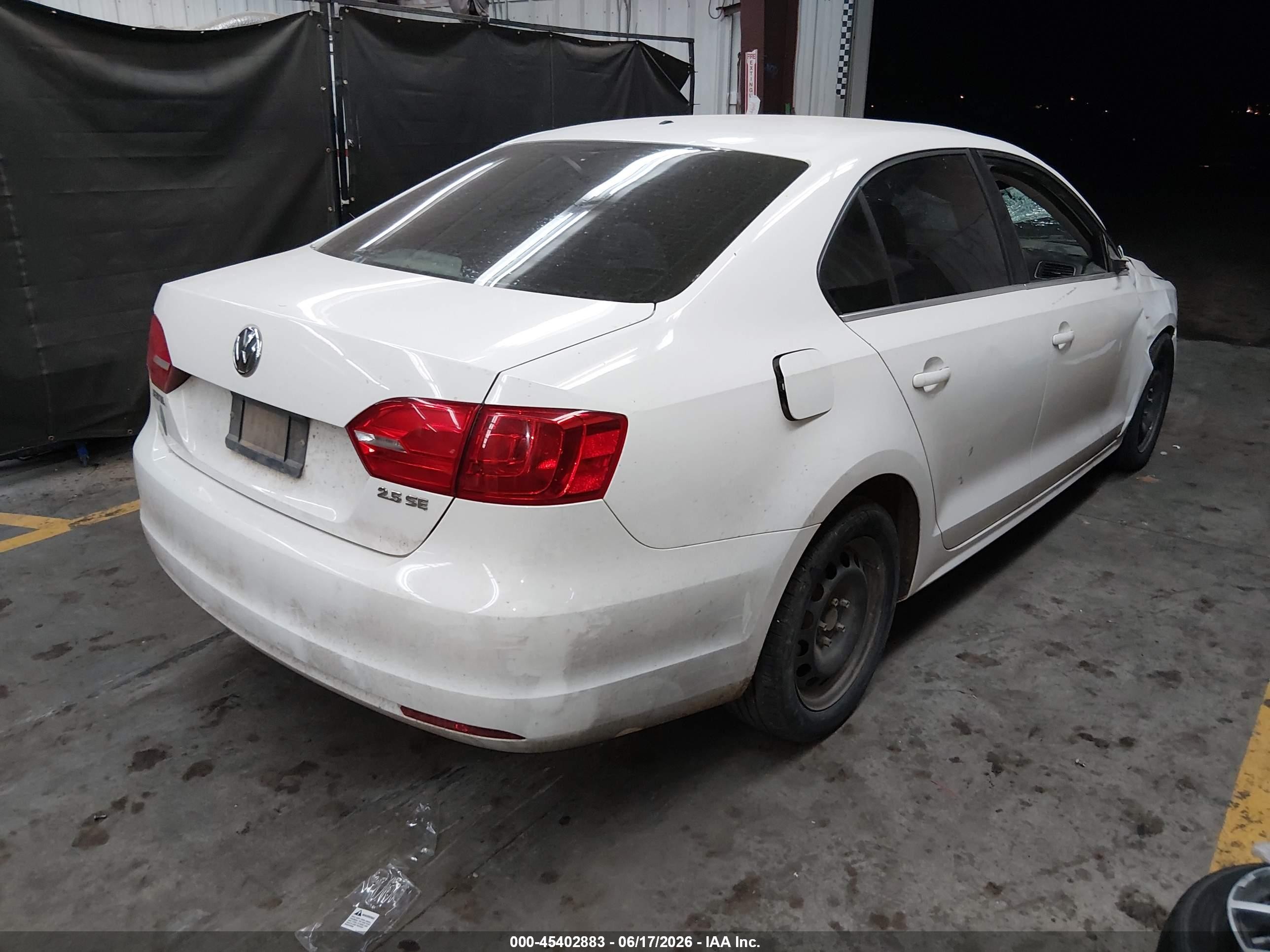 2013 Volkswagen Jetta 2.5l Se White vin: 3VWDX7AJ0DM436893
