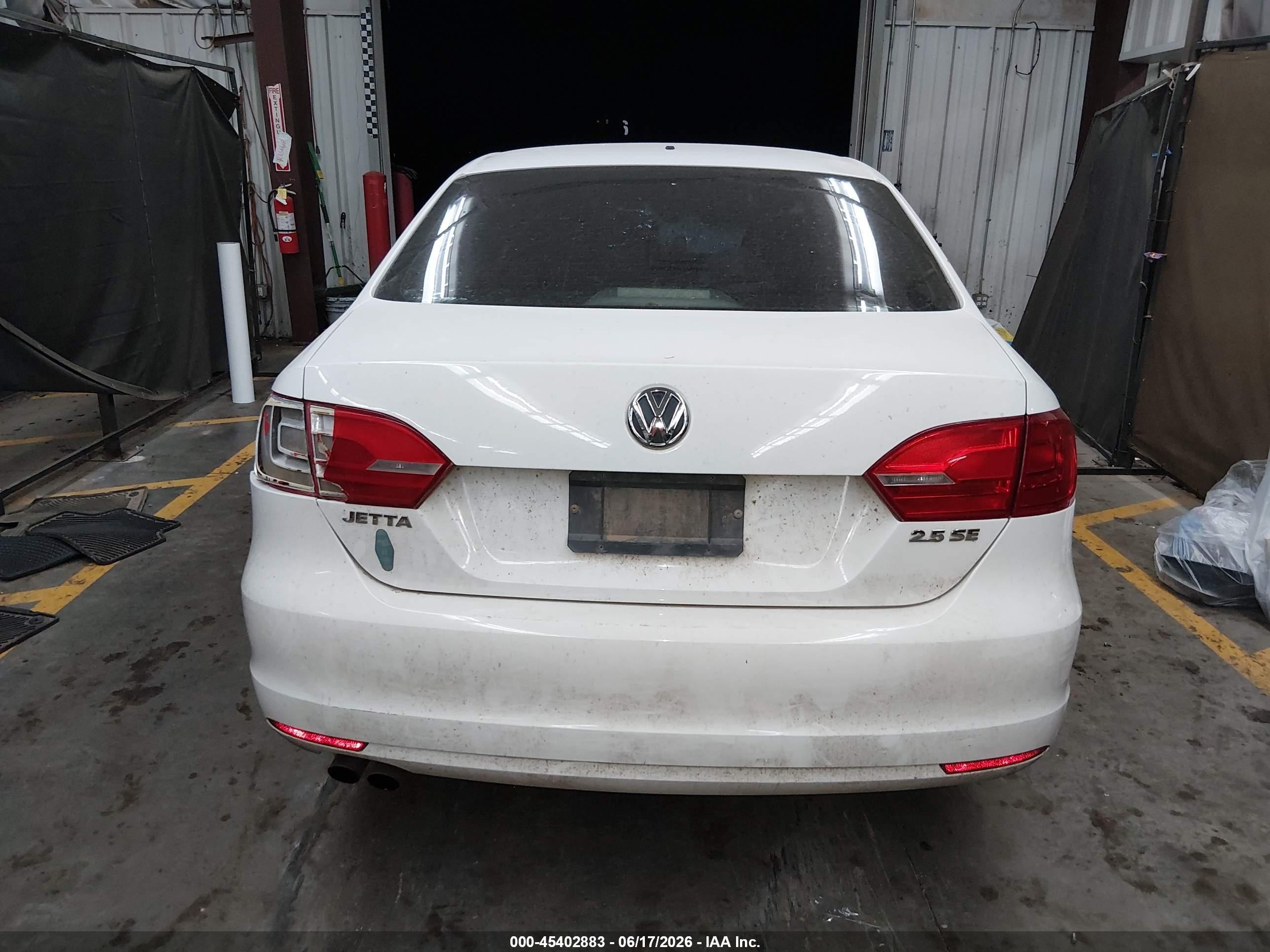2013 Volkswagen Jetta 2.5l Se White vin: 3VWDX7AJ0DM436893