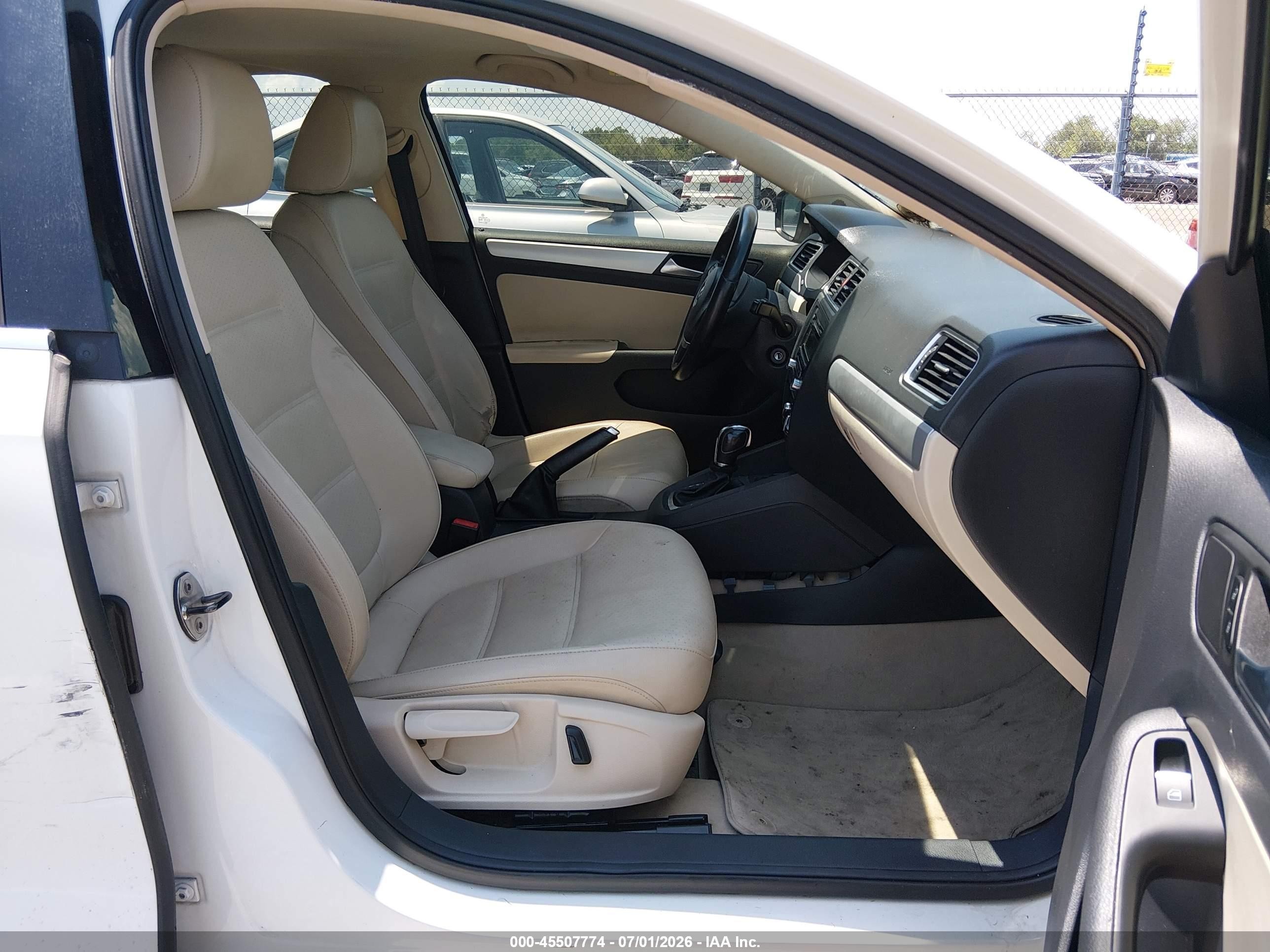 2013 Volkswagen Jetta 2.5l Se White vin: 3VWDX7AJ0DM448574