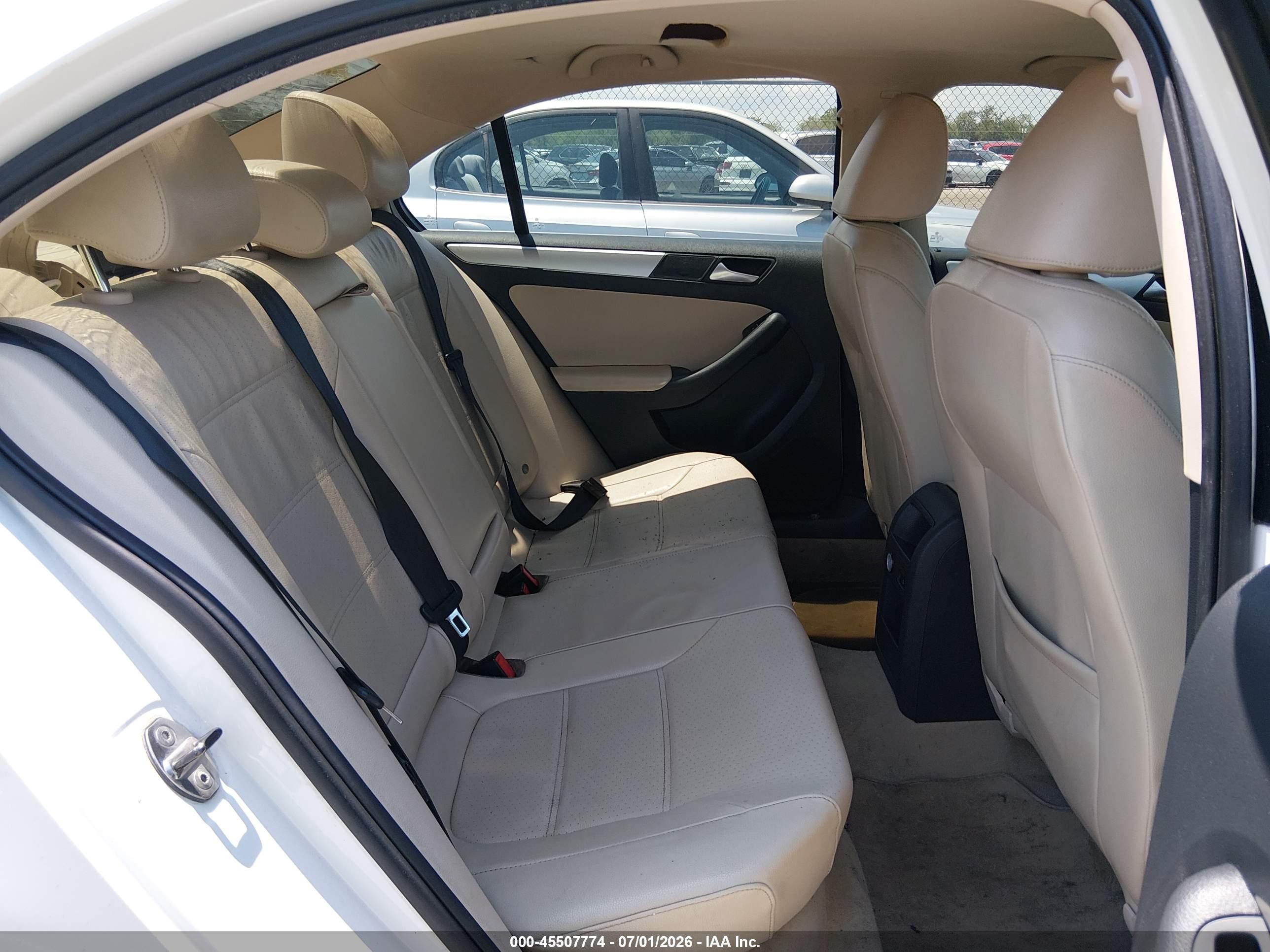 2013 Volkswagen Jetta 2.5l Se White vin: 3VWDX7AJ0DM448574