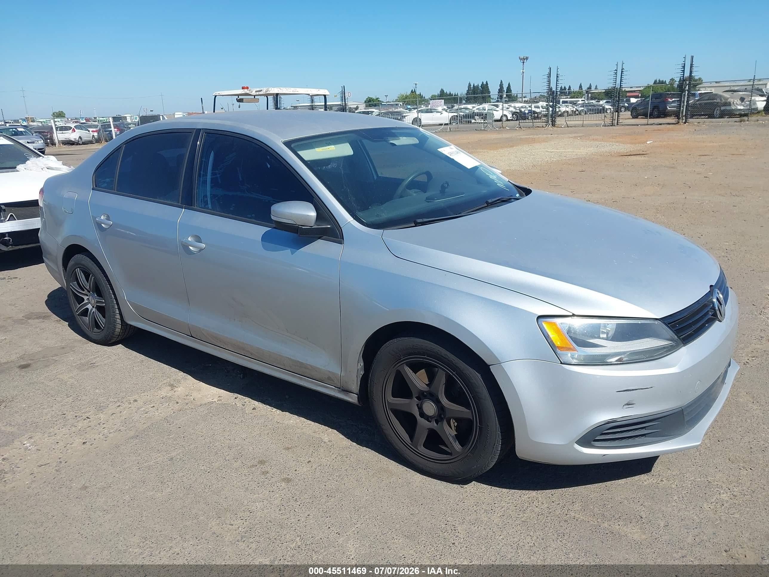 2011 Volkswagen Jetta 2.5l Se Silver vin: 3VWDX7AJ1BM339439
