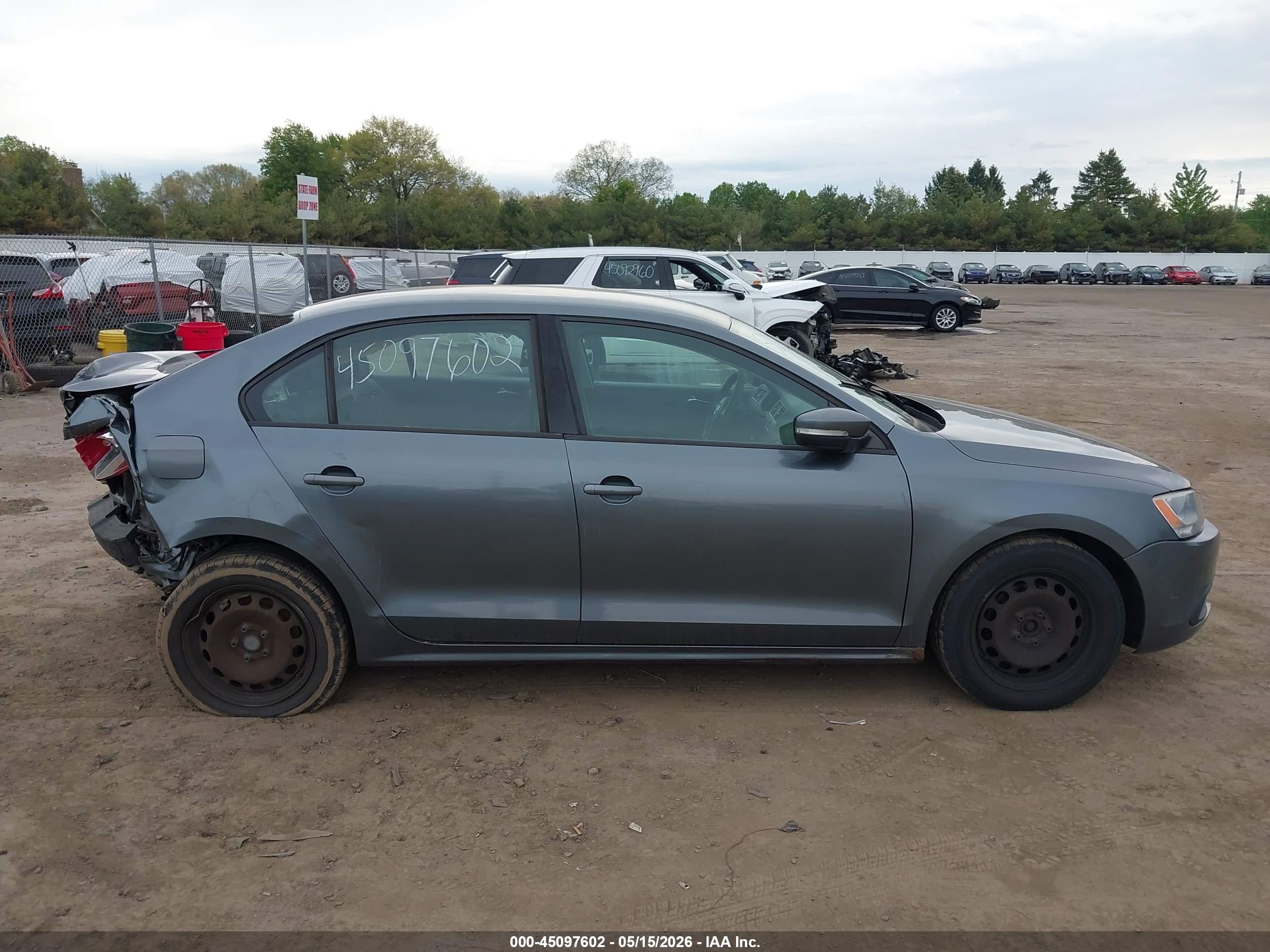 2011 Volkswagen Jetta 2.5l Se Gray vin: 3VWDX7AJ1BM354958