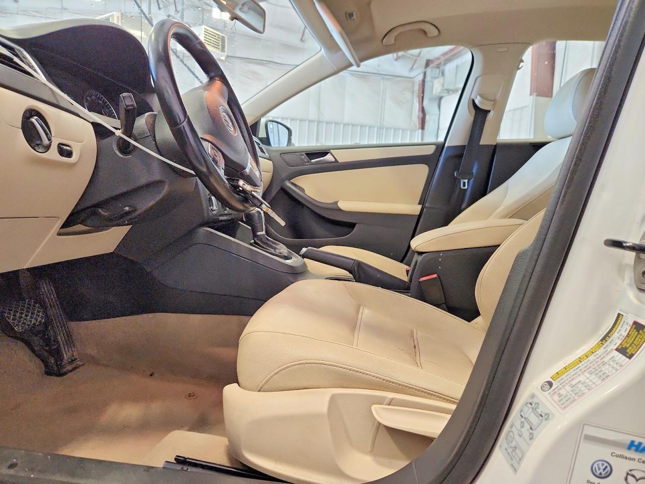 2012 Volkswagen Jetta Se White vin: 3VWDX7AJ1CM070716