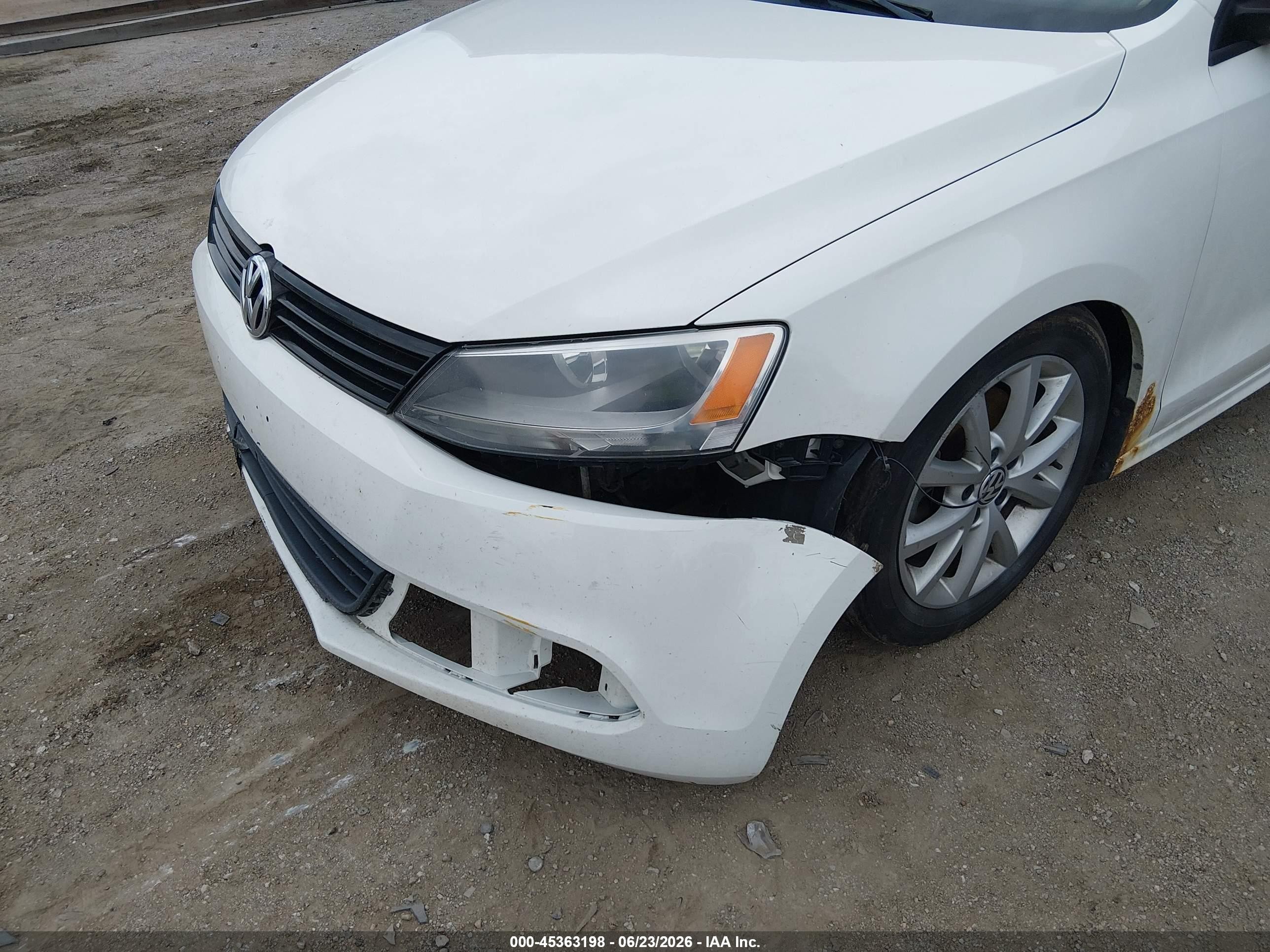 2012 Volkswagen Jetta 2.5l Se White vin: 3VWDX7AJ1CM345128