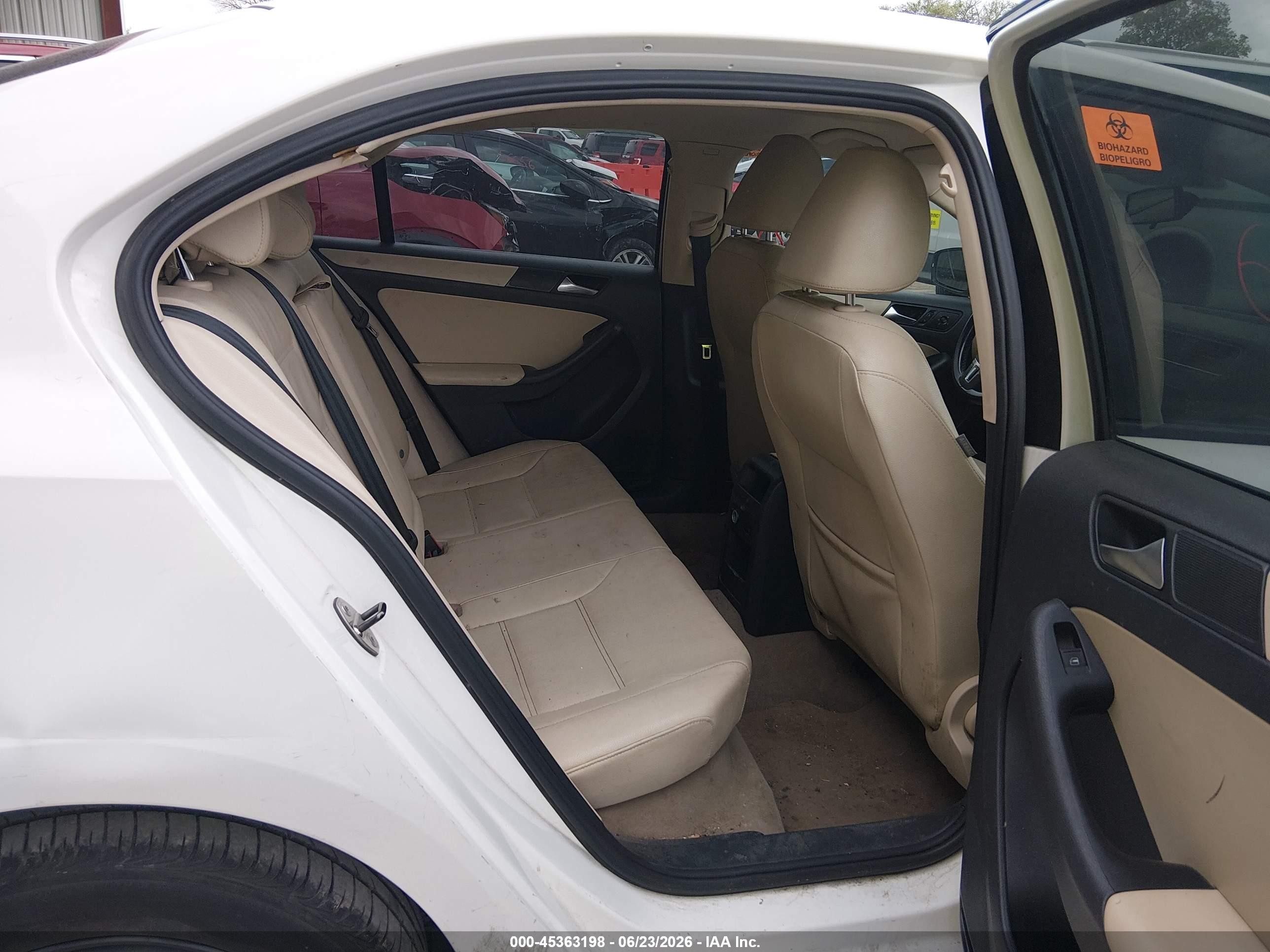 2012 Volkswagen Jetta 2.5l Se White vin: 3VWDX7AJ1CM345128
