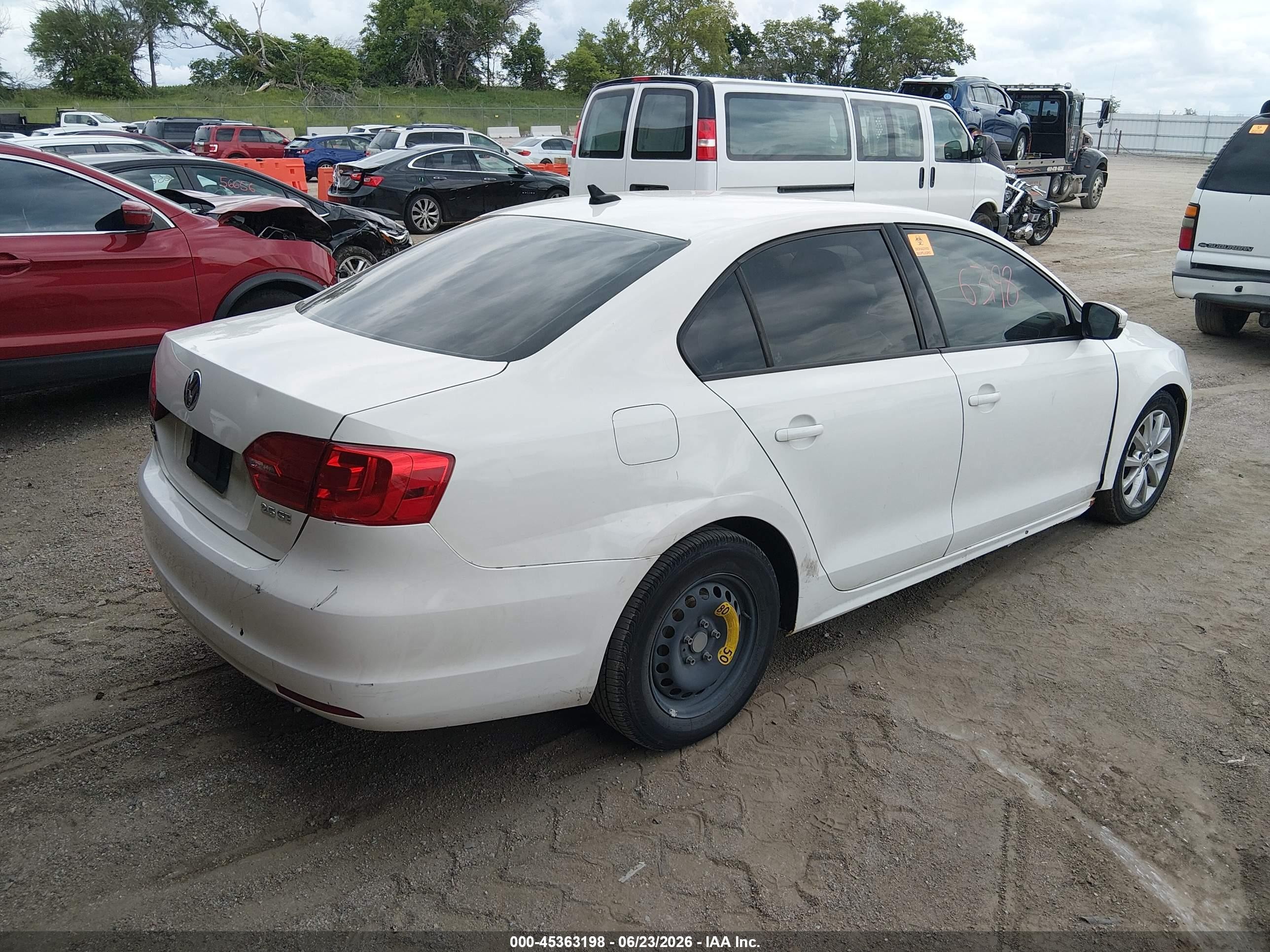 2012 Volkswagen Jetta 2.5l Se White vin: 3VWDX7AJ1CM345128