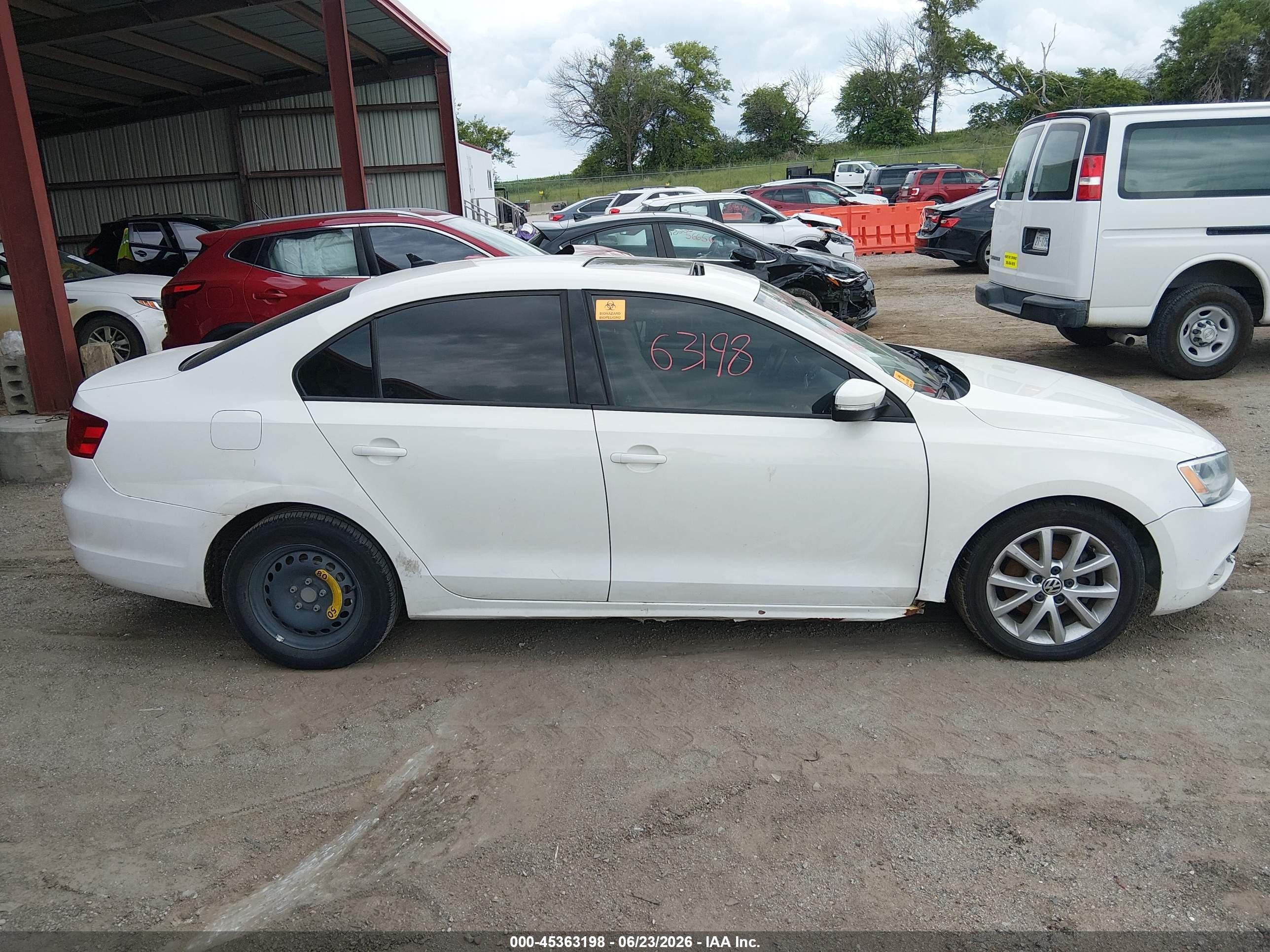 2012 Volkswagen Jetta 2.5l Se White vin: 3VWDX7AJ1CM345128