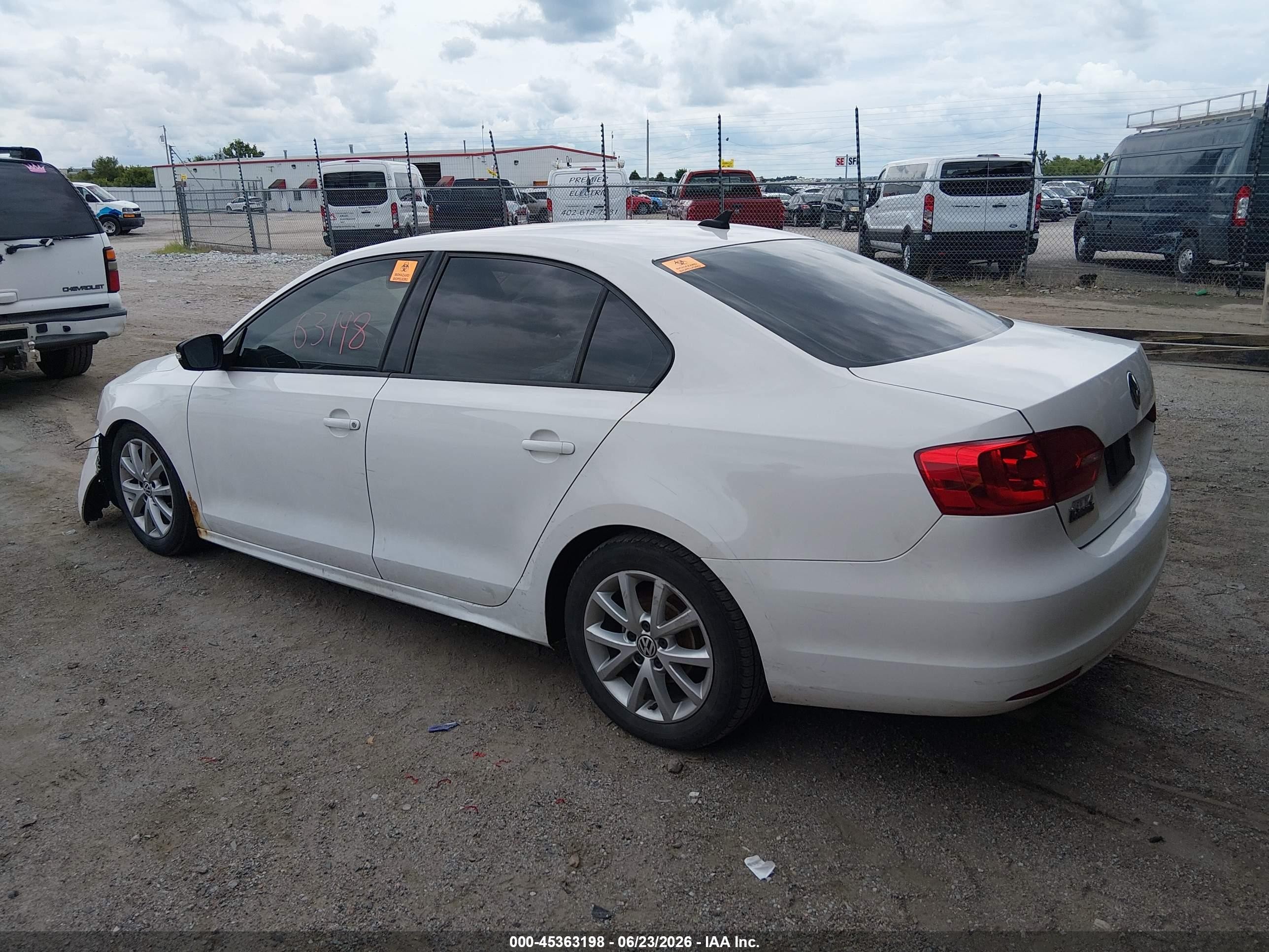2012 Volkswagen Jetta 2.5l Se White vin: 3VWDX7AJ1CM345128