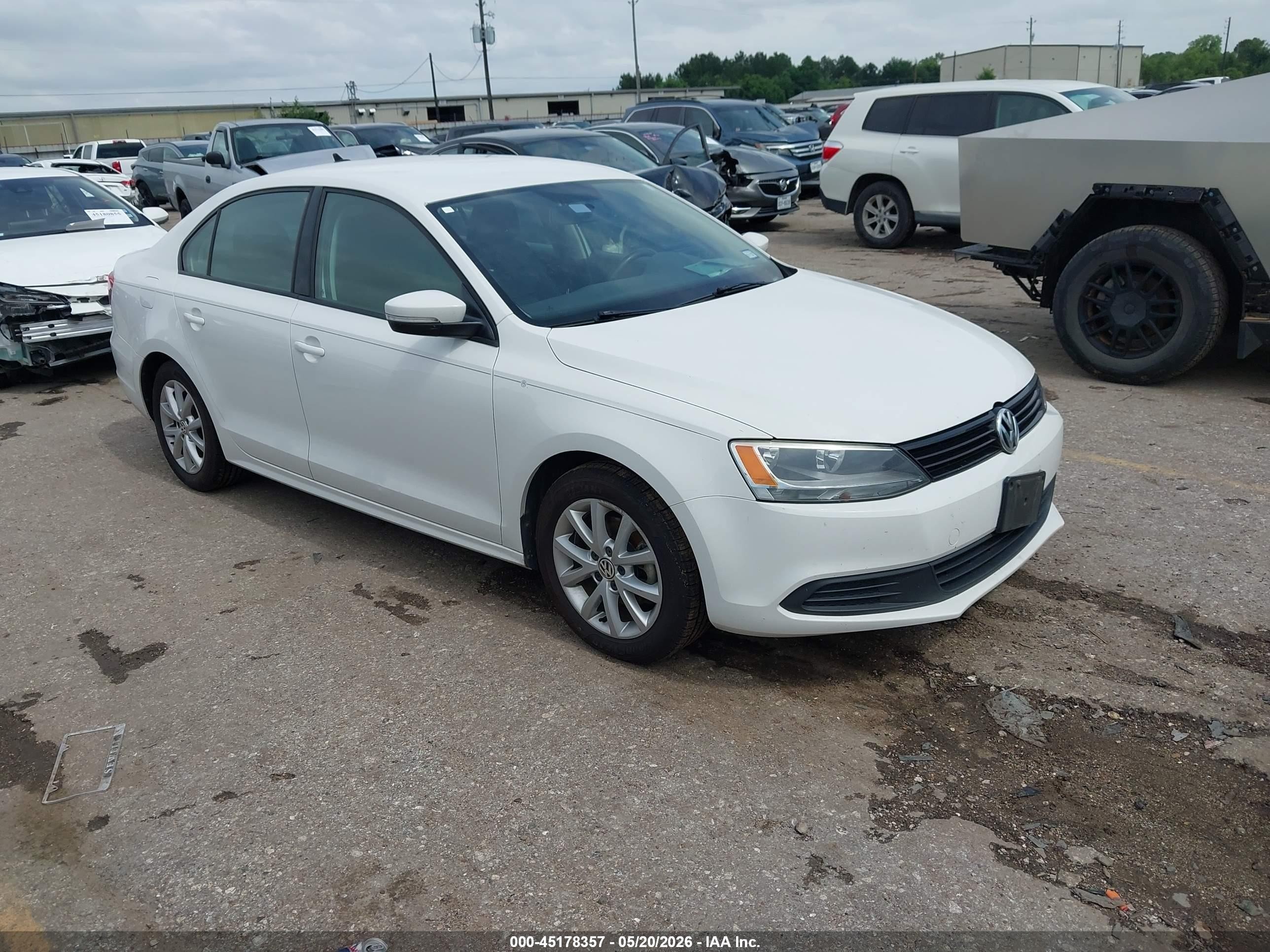 2012 Volkswagen Jetta 2.5l Se Белый vin: 3VWDX7AJ1CM356940