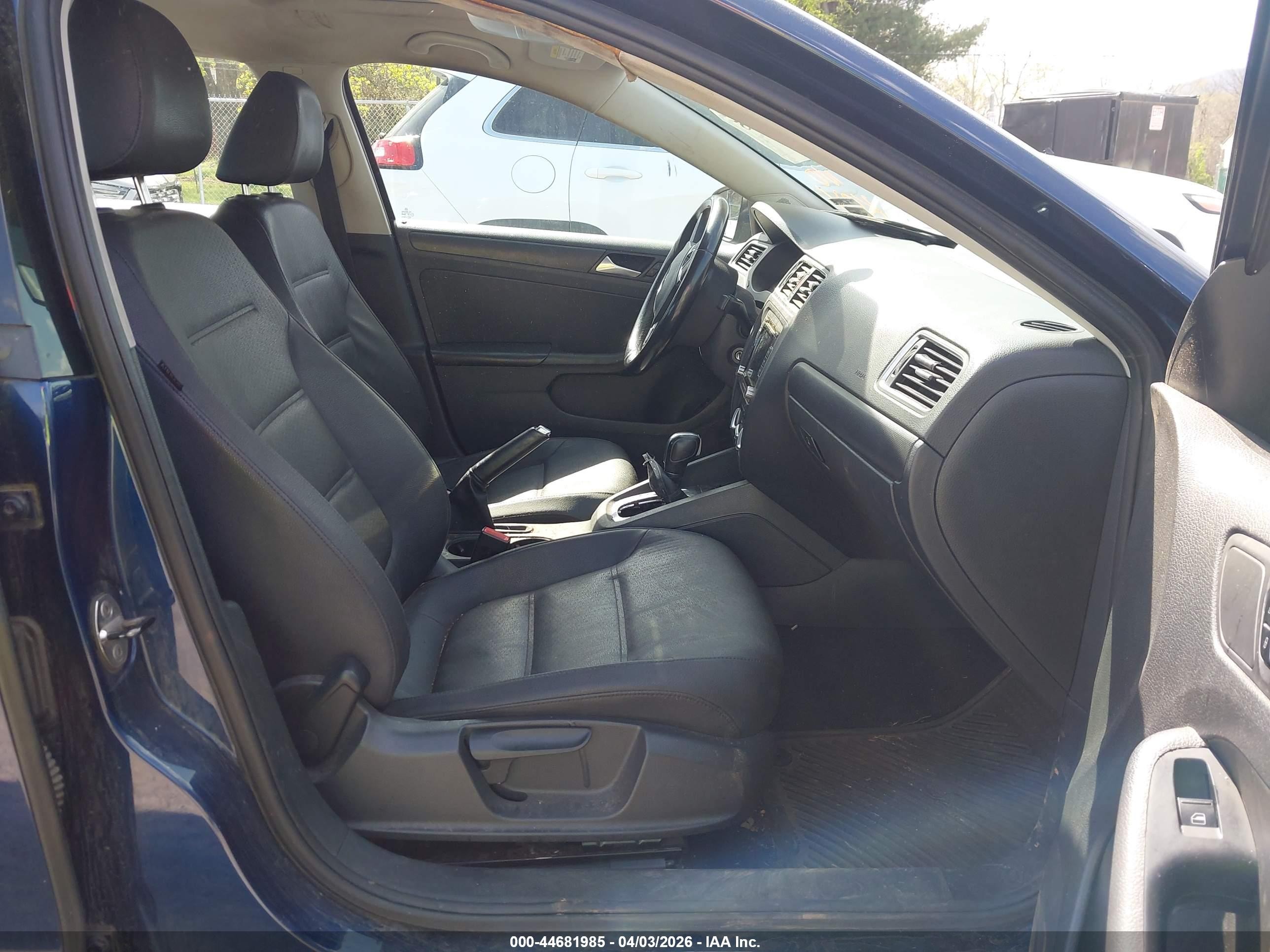 2012 Volkswagen Jetta 2.5l Se Синий vin: 3VWDX7AJ1CM452129