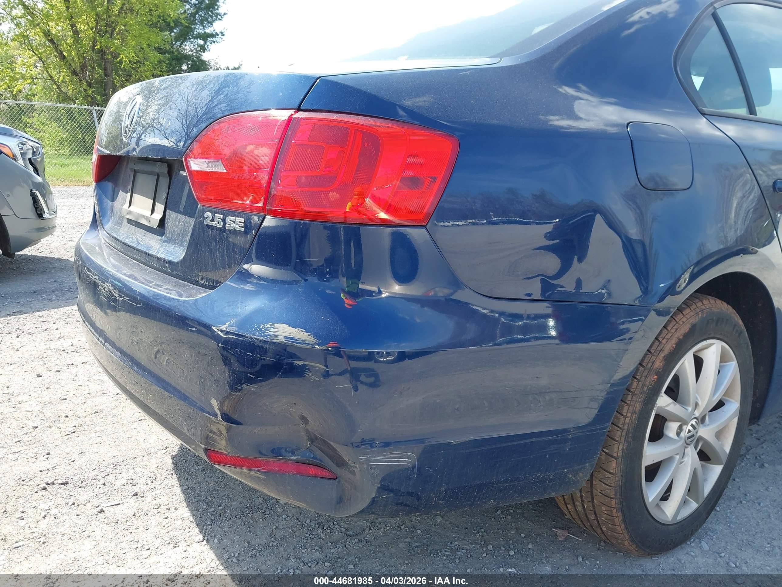 2012 Volkswagen Jetta 2.5l Se Синий vin: 3VWDX7AJ1CM452129
