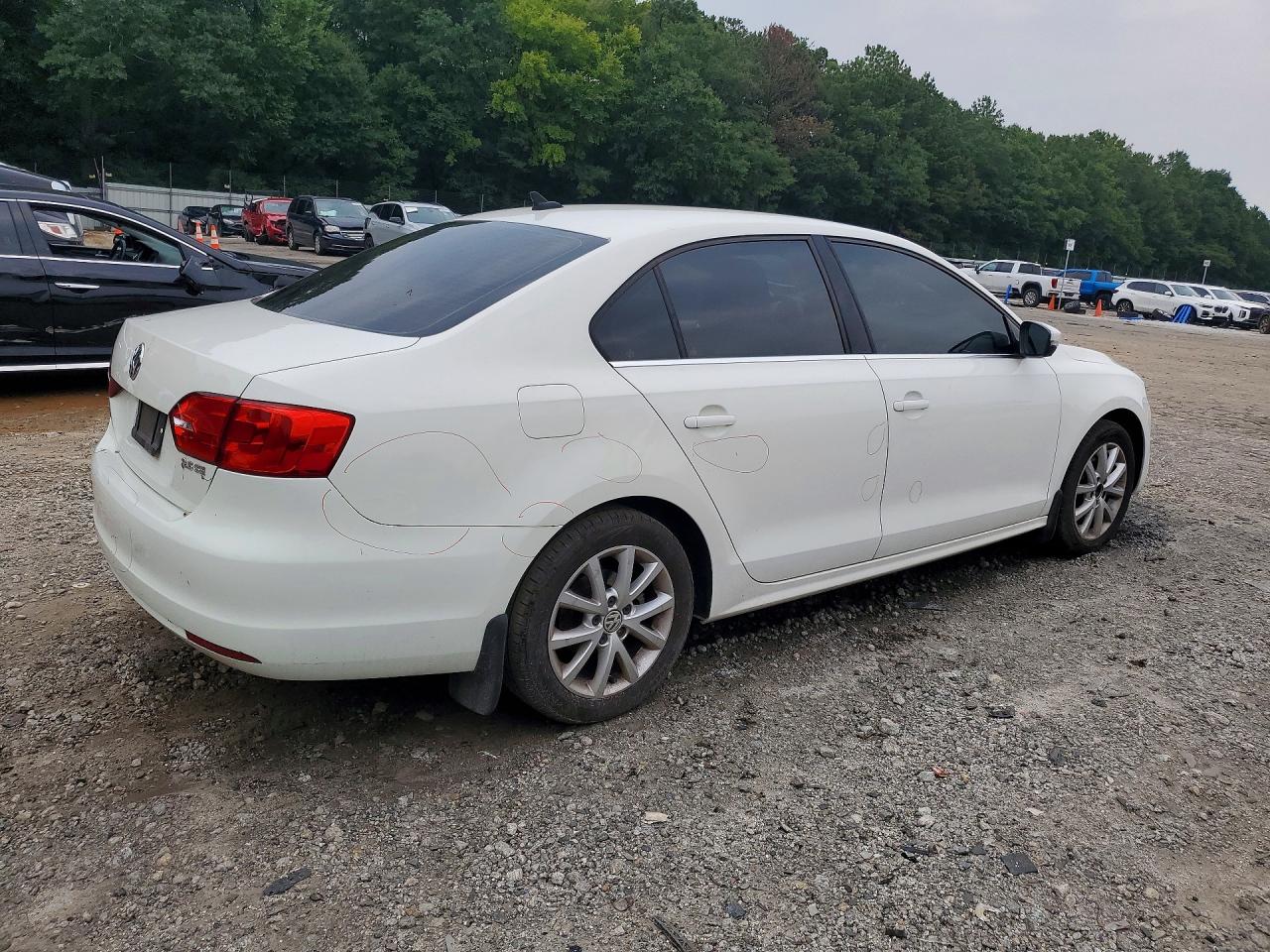 2013 Volkswagen Jetta Se Белый vin: 3VWDX7AJ1DM252742