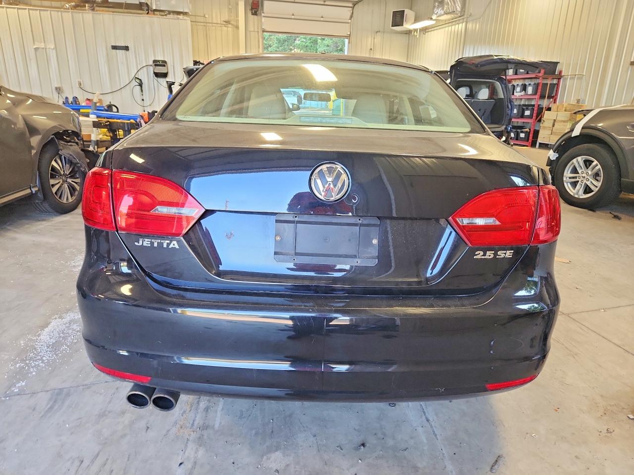 2011 Volkswagen Jetta Se Black vin: 3VWDX7AJ2BM382820
