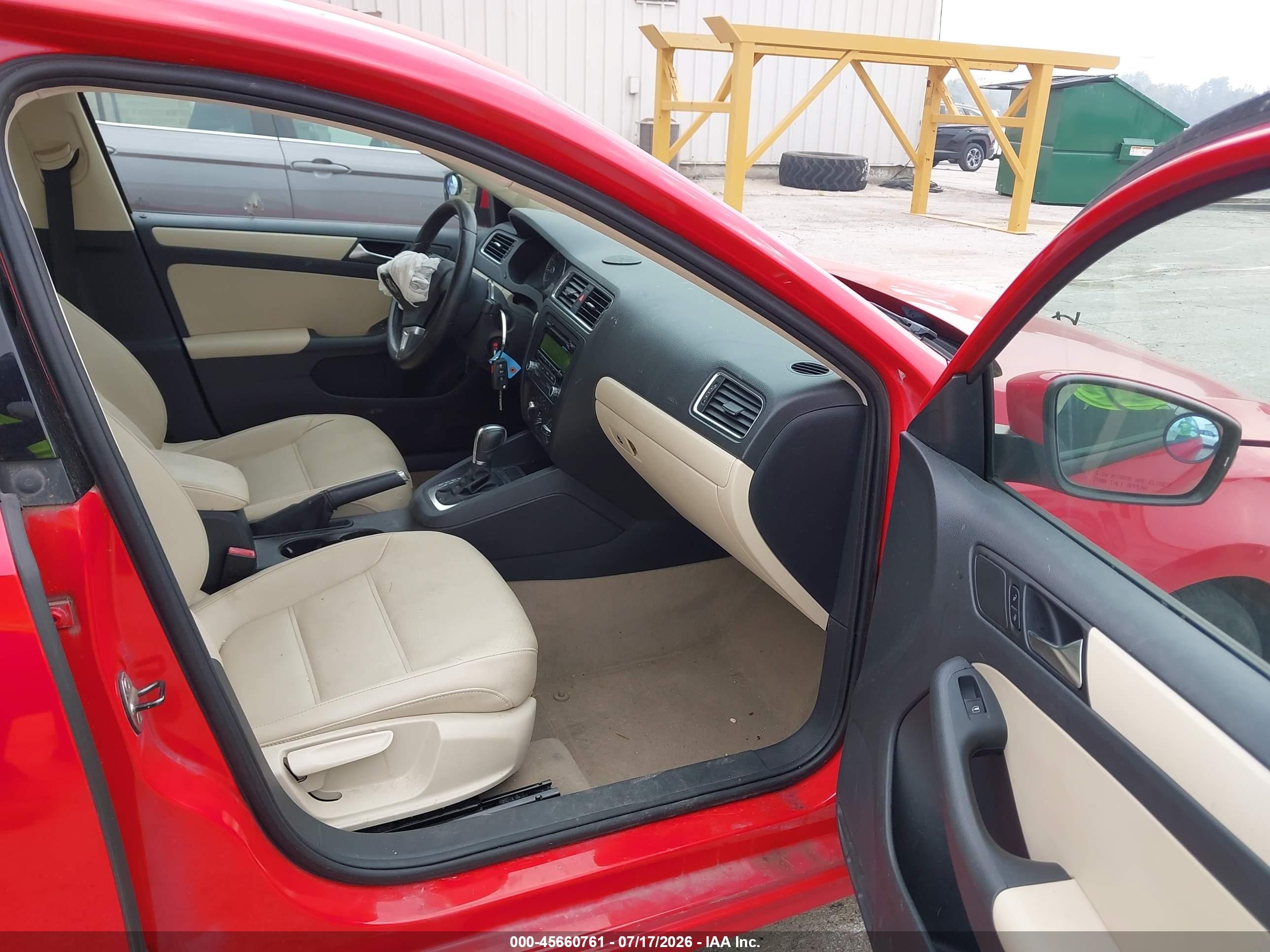 2012 Volkswagen Jetta 2.5l Se Красный vin: 3VWDX7AJ2CM307956